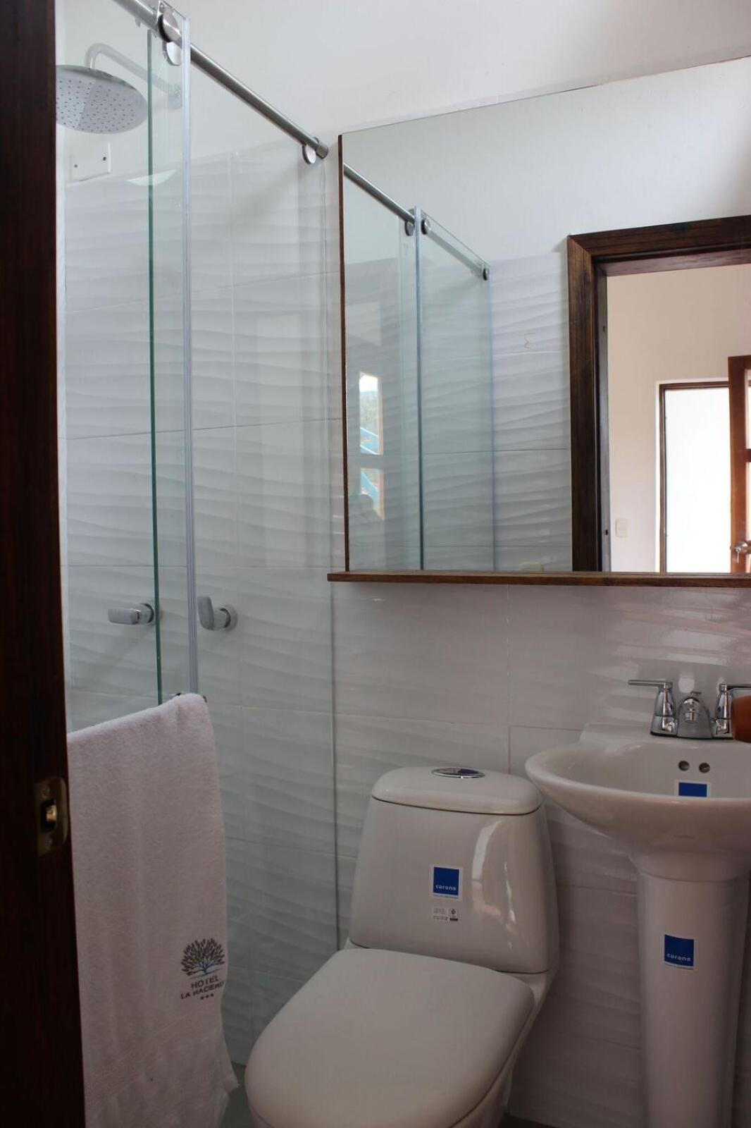 Deluxe Double Room with Balcony photo 3