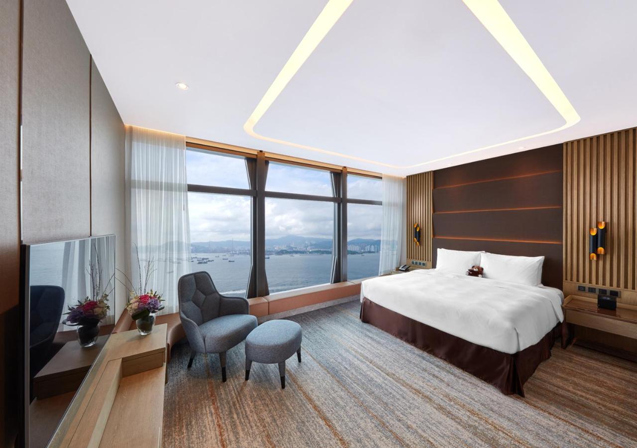 Harbor King Room