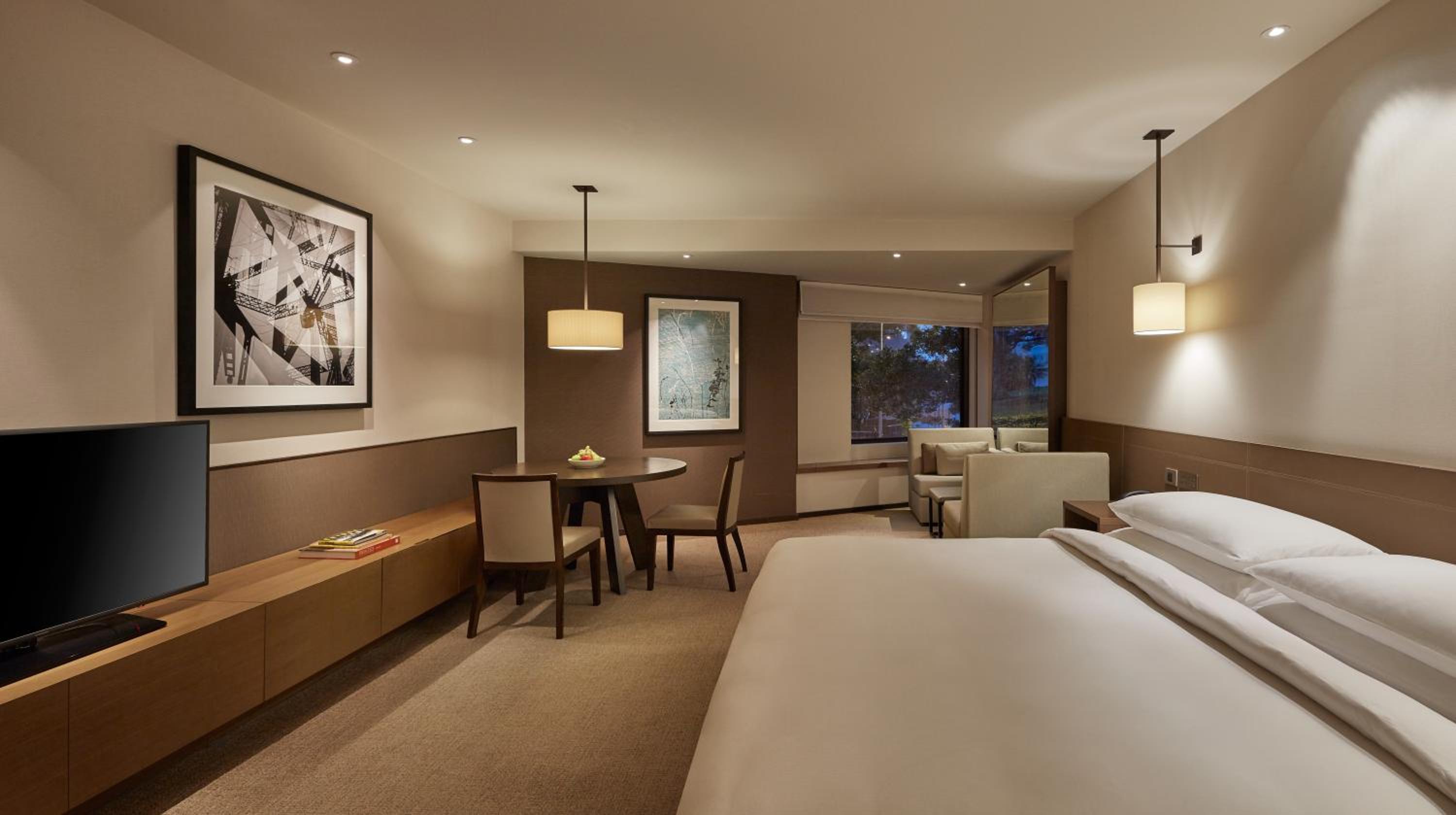 King Room thumbnail 6