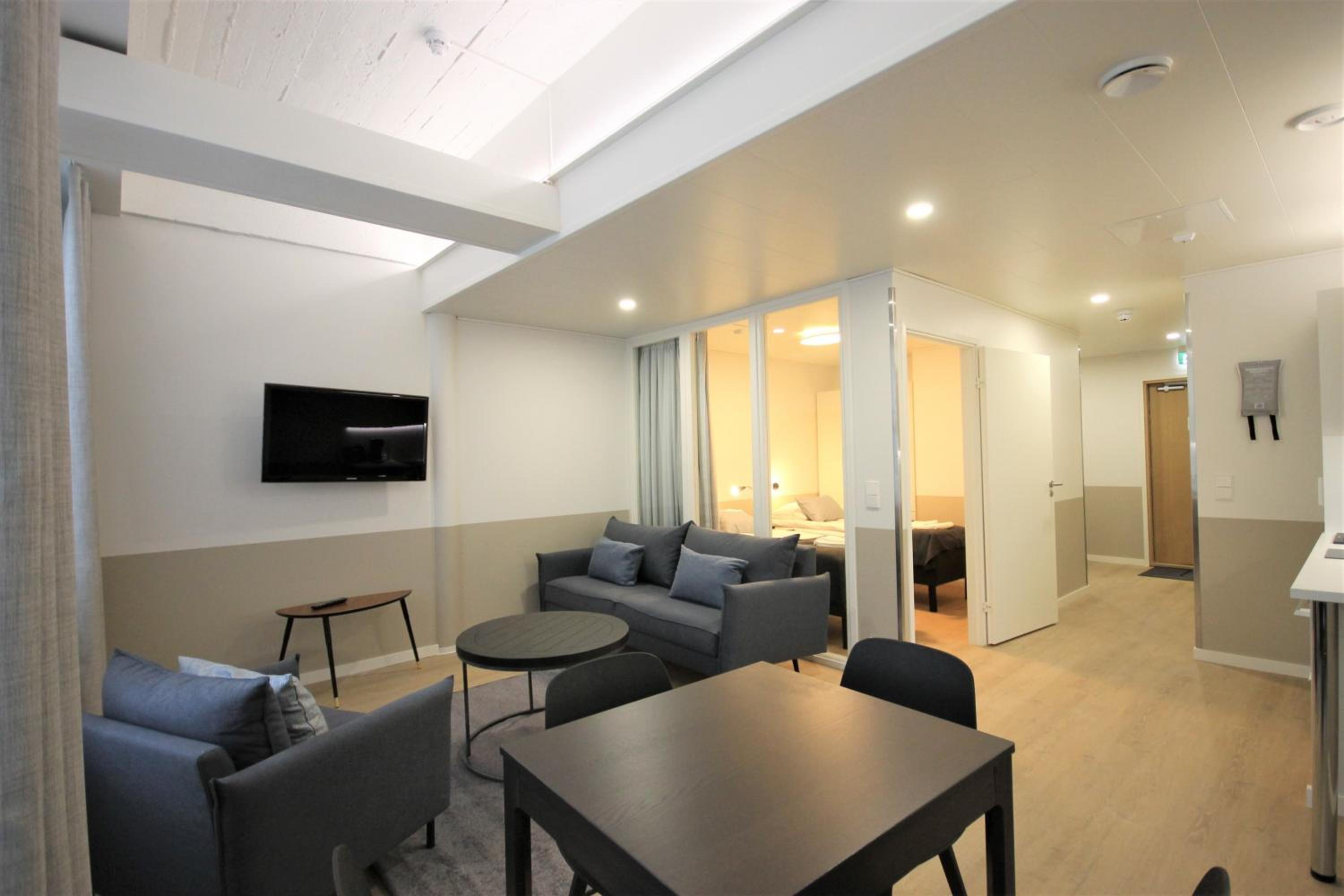 One-Bedroom Apartment photo 3