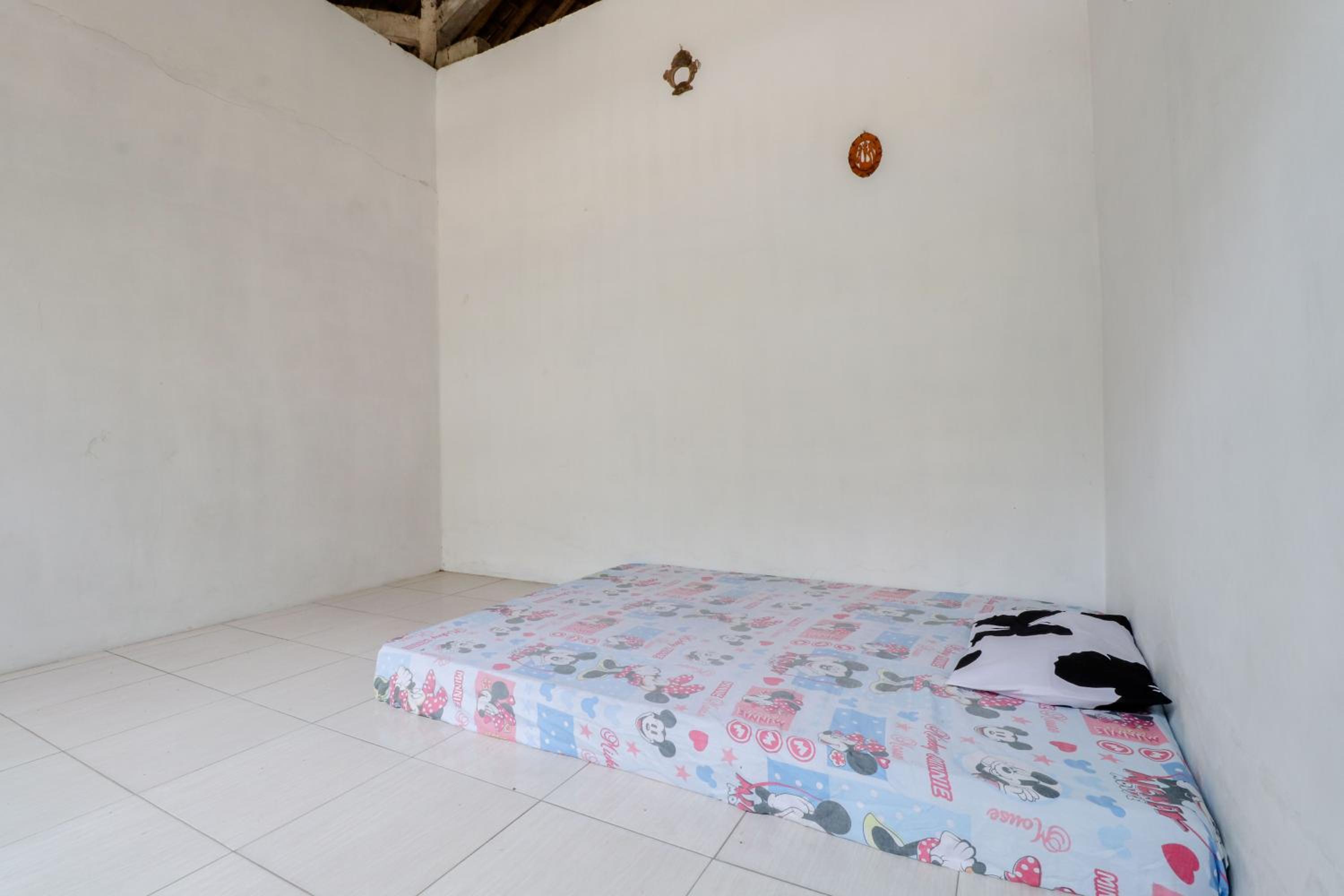 Standard Double Room with Fan - Photo 9