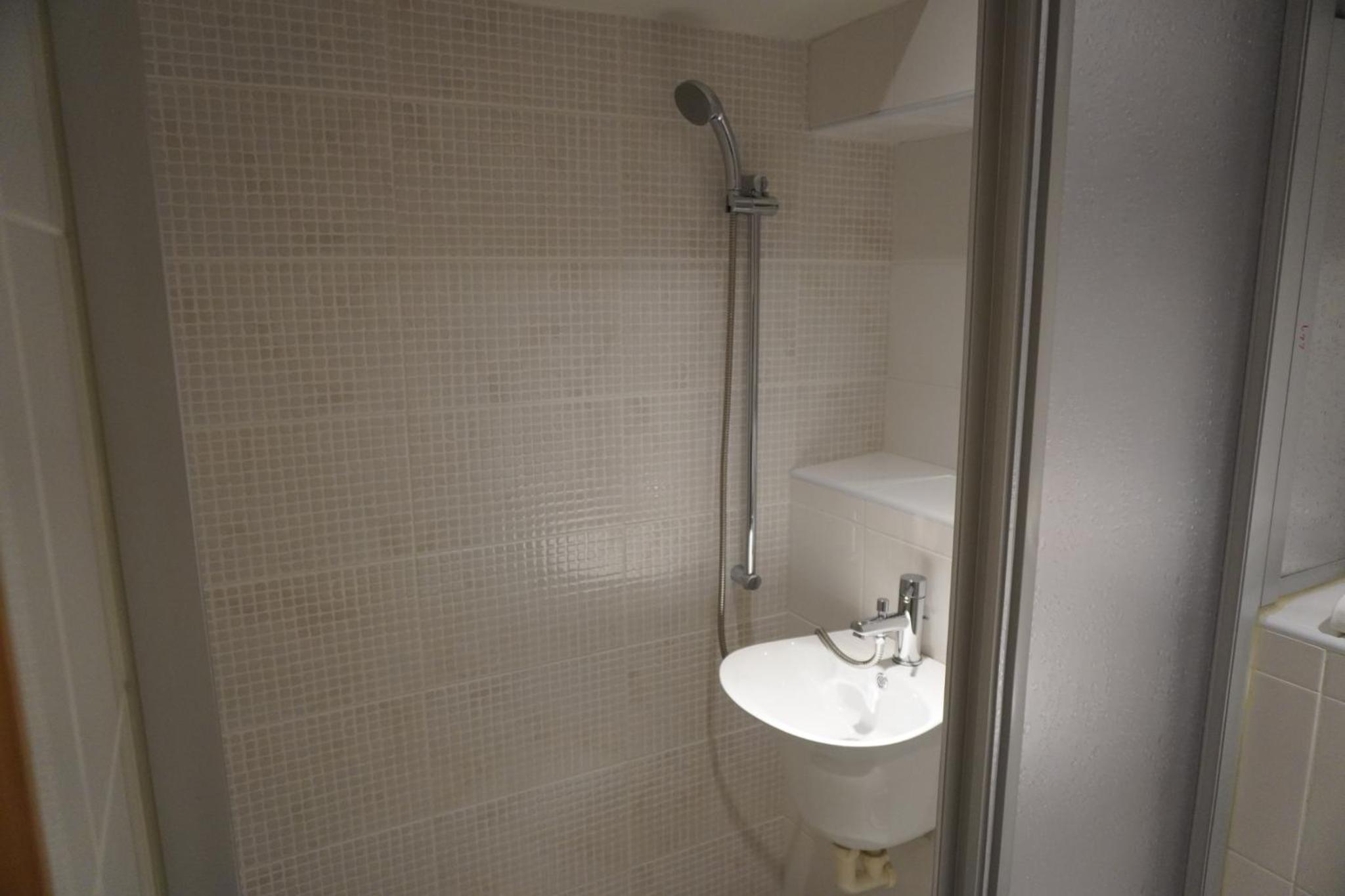Standard Double Room - No Window photo 2
