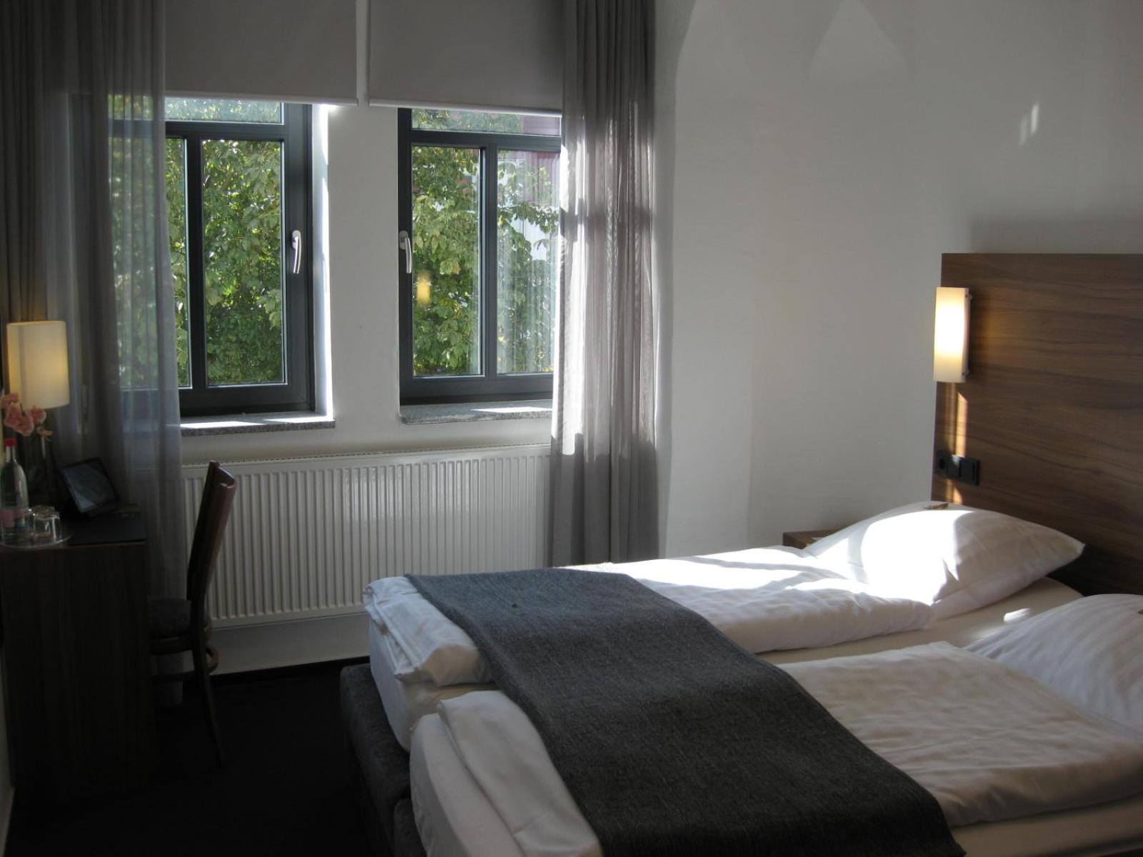 Economy Double Room photo 3