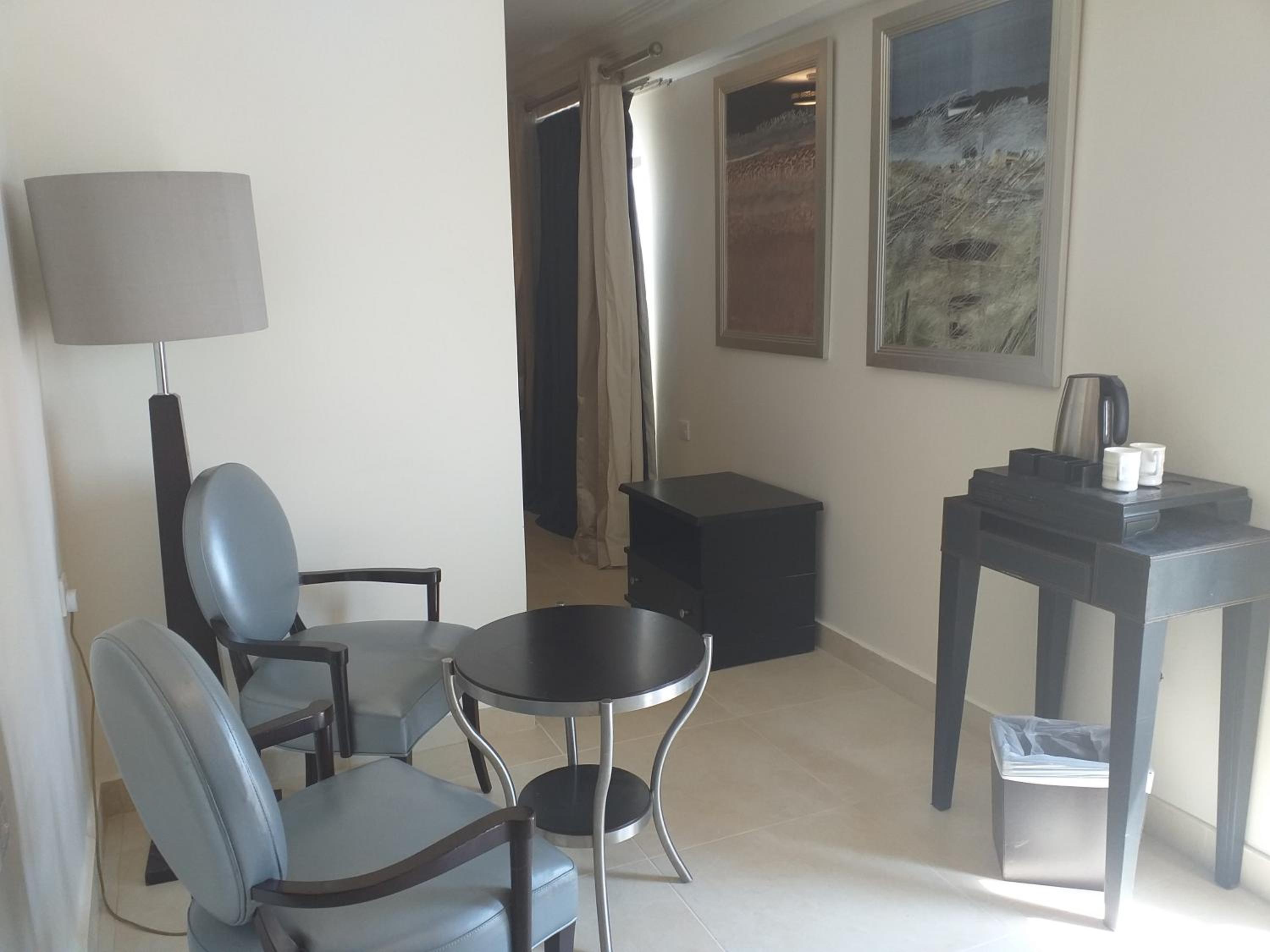 Deluxe Junior Suite - Photo 7