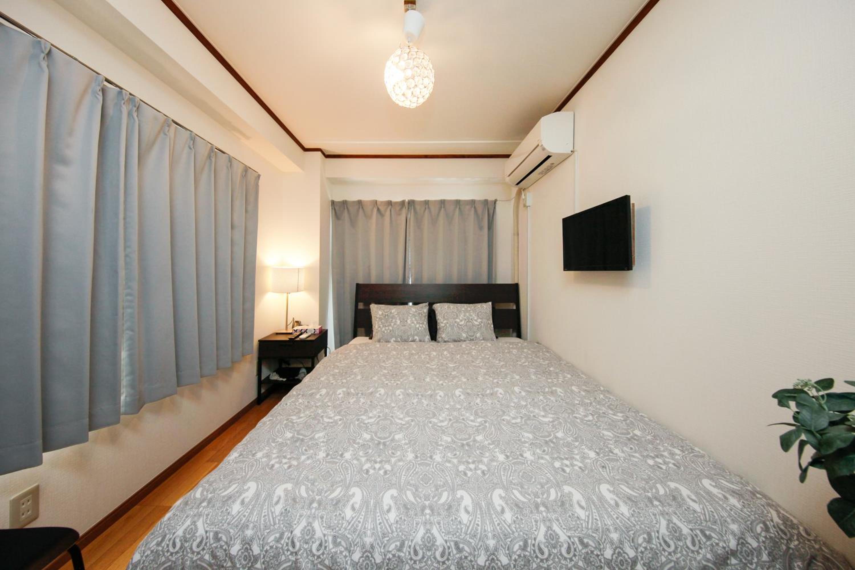 One-Bedroom Apartment photo 1