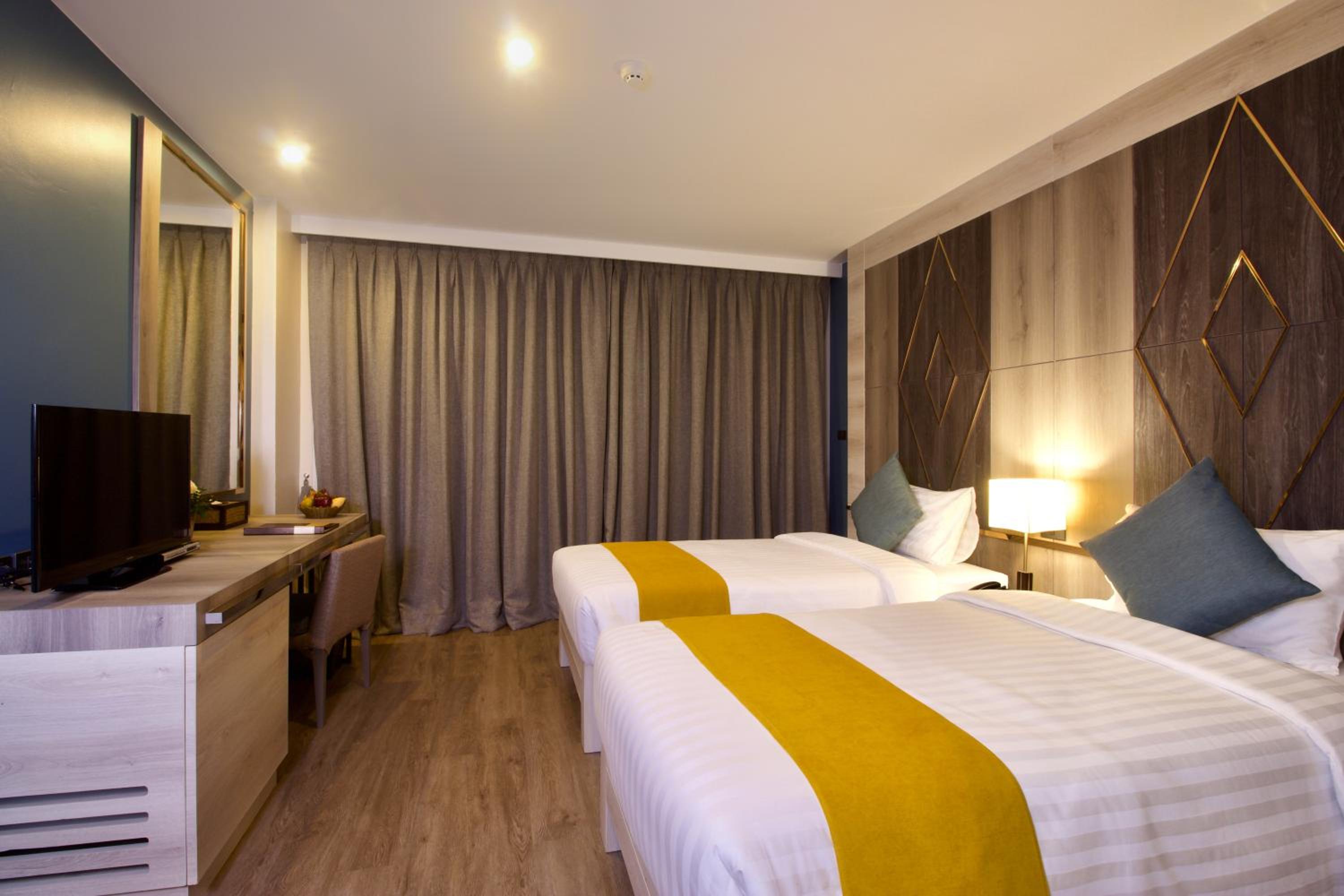 Deluxe Double or Twin Room - Photo 15