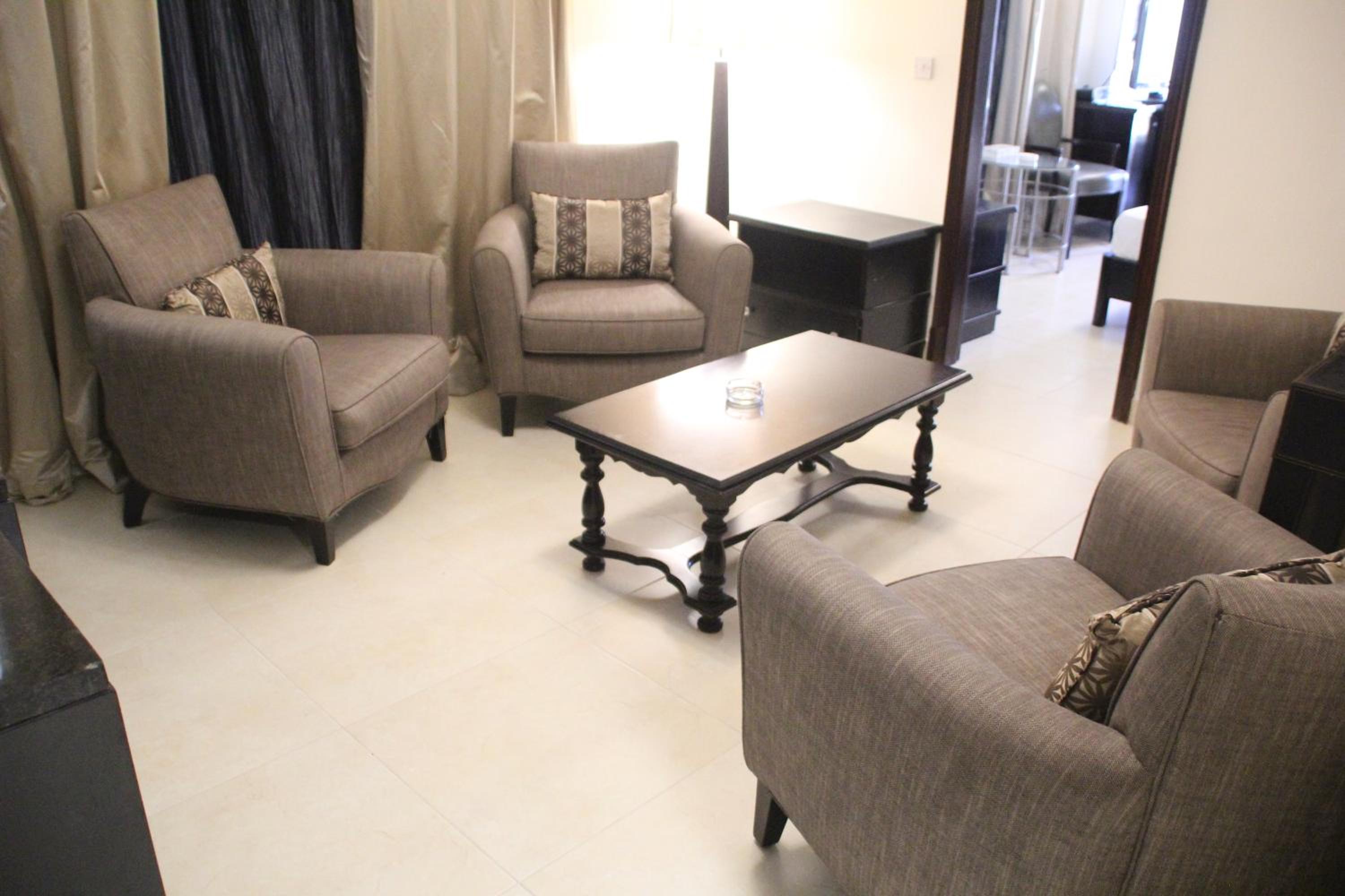 Deluxe King Suite - Photo 3