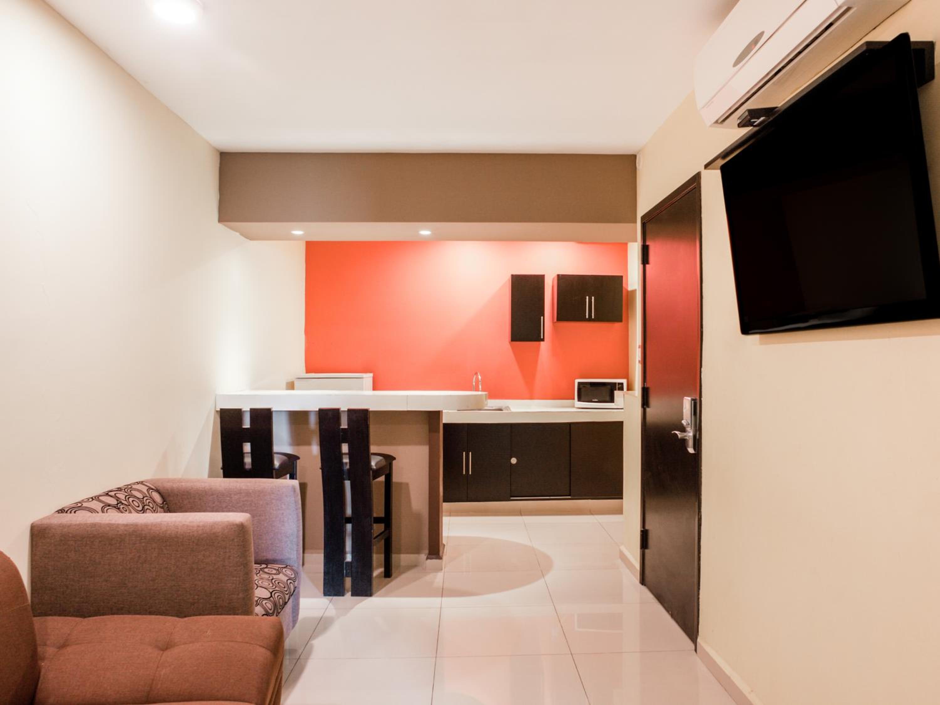 Deluxe Suite - Photo 1