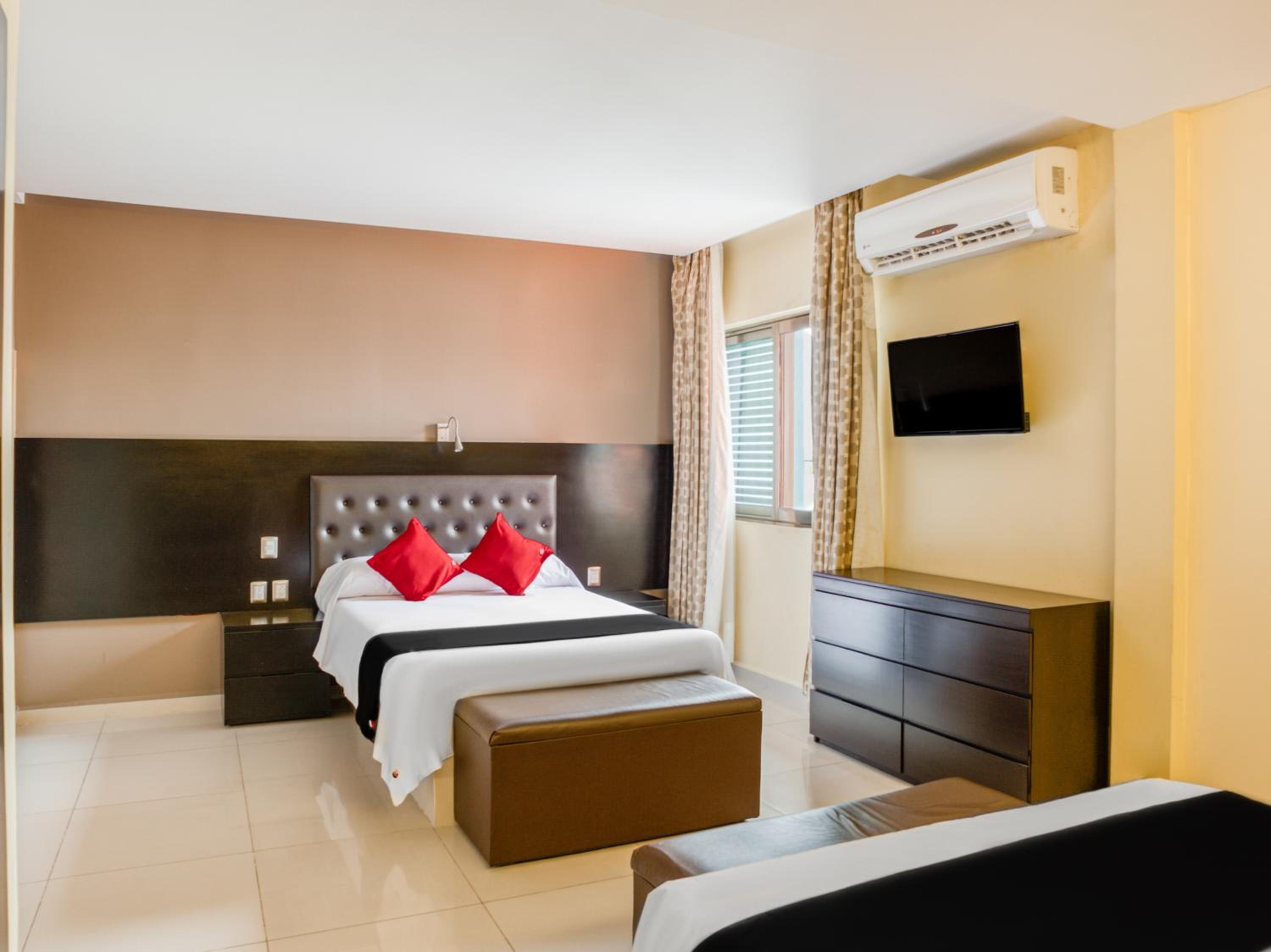 Two-Bedroom Suite - Photo 2