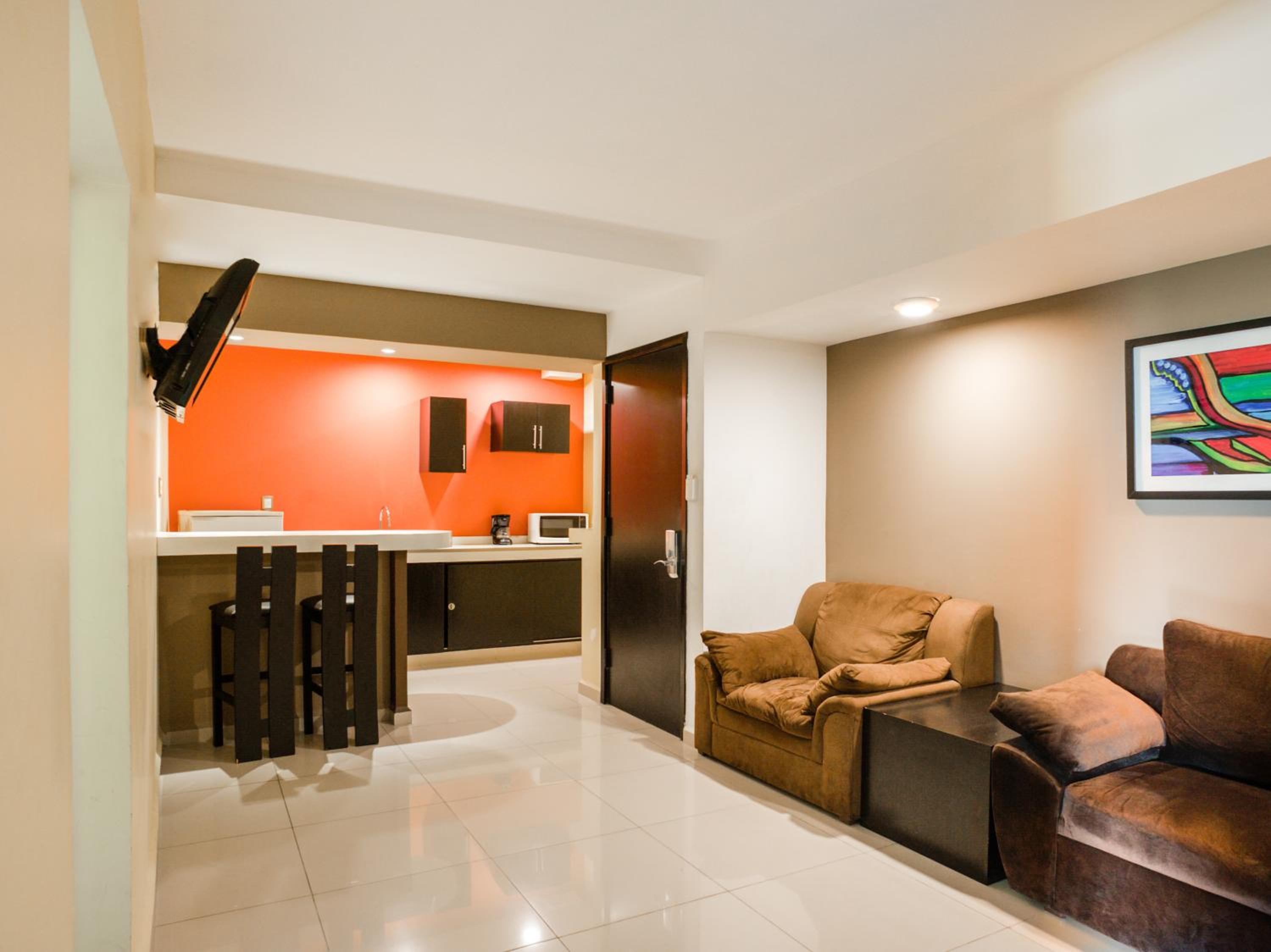 Deluxe Suite - Photo 5