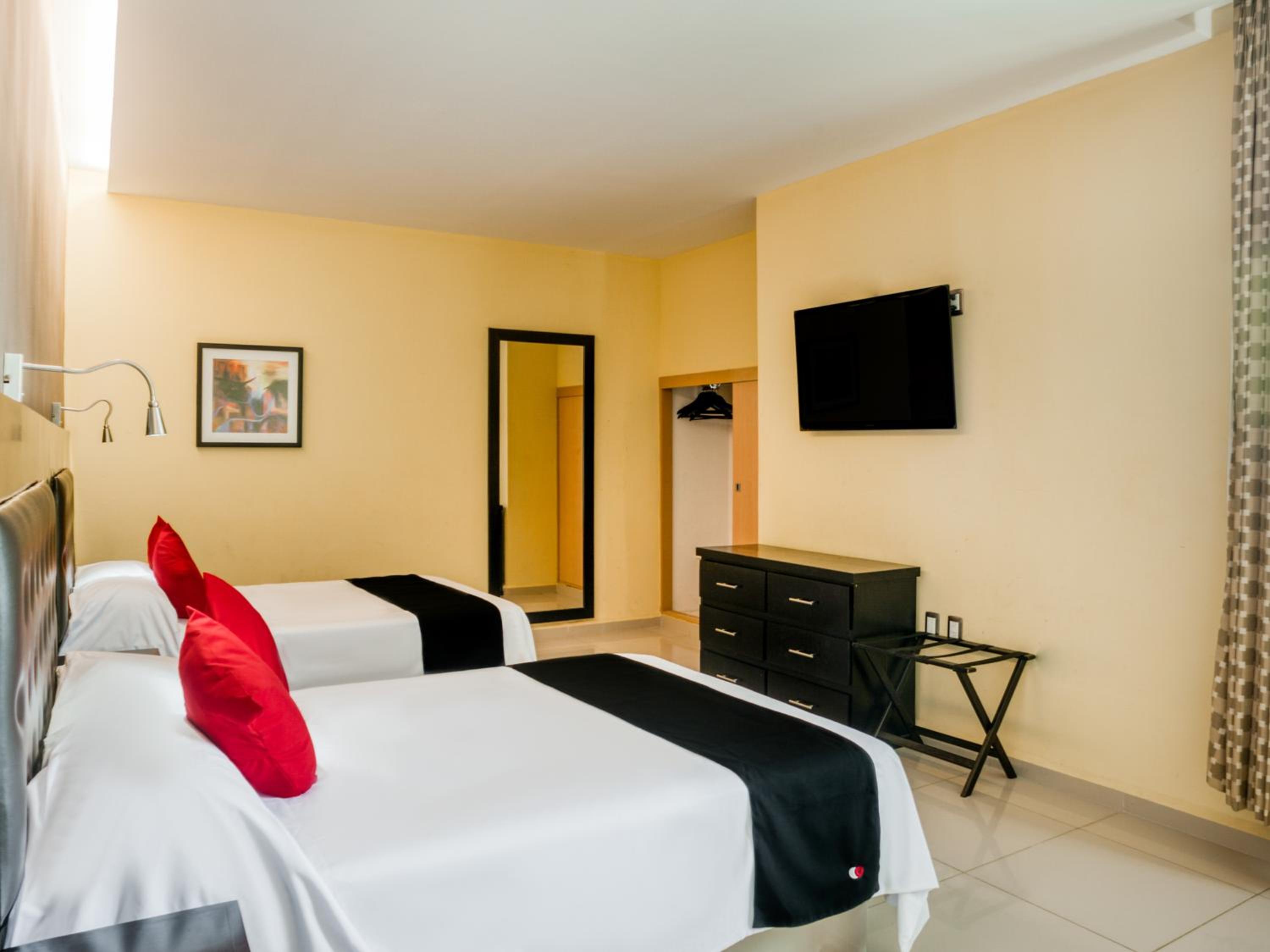 Deluxe Suite - Photo 2