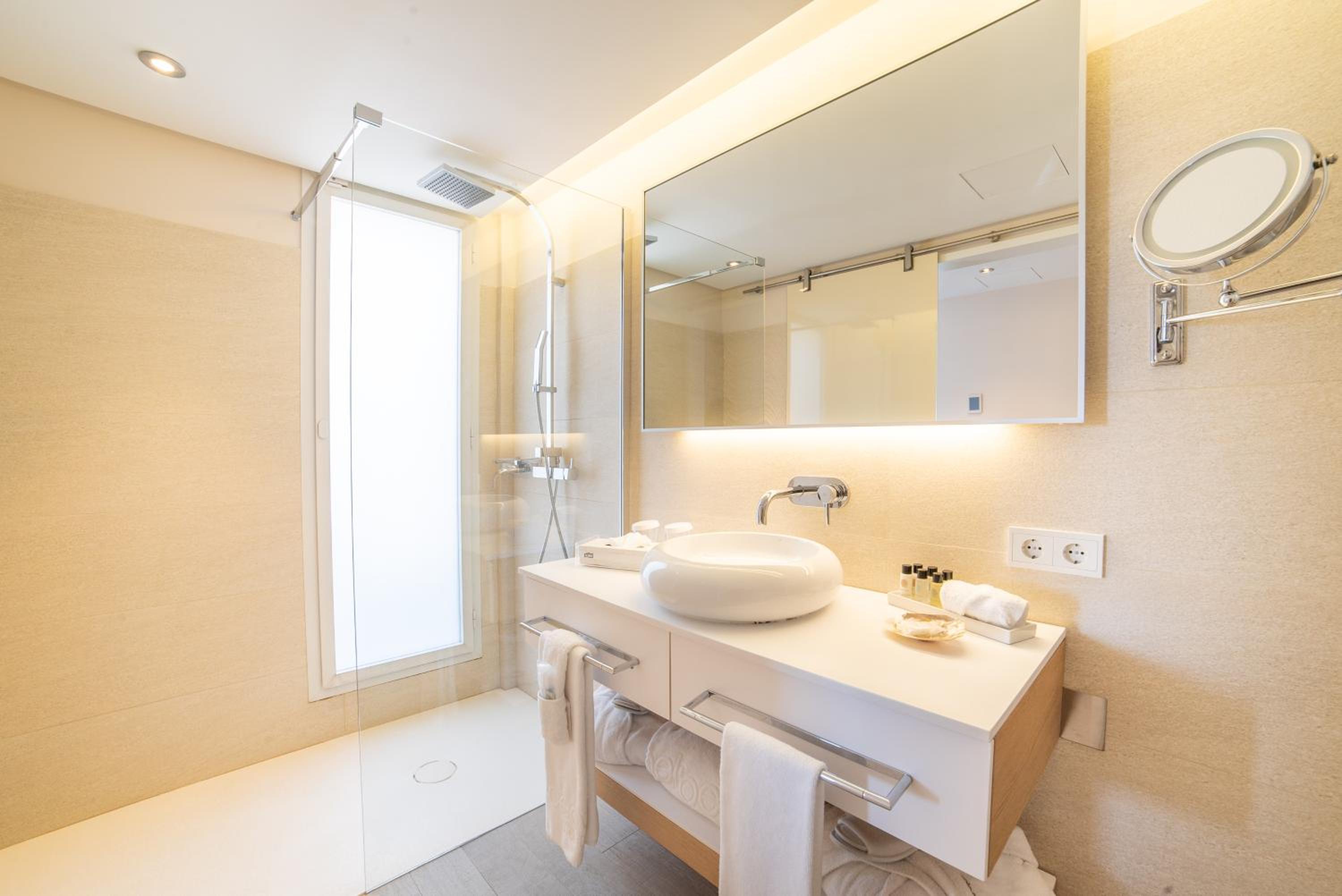 Junior Suite Sea View thumbnail 5