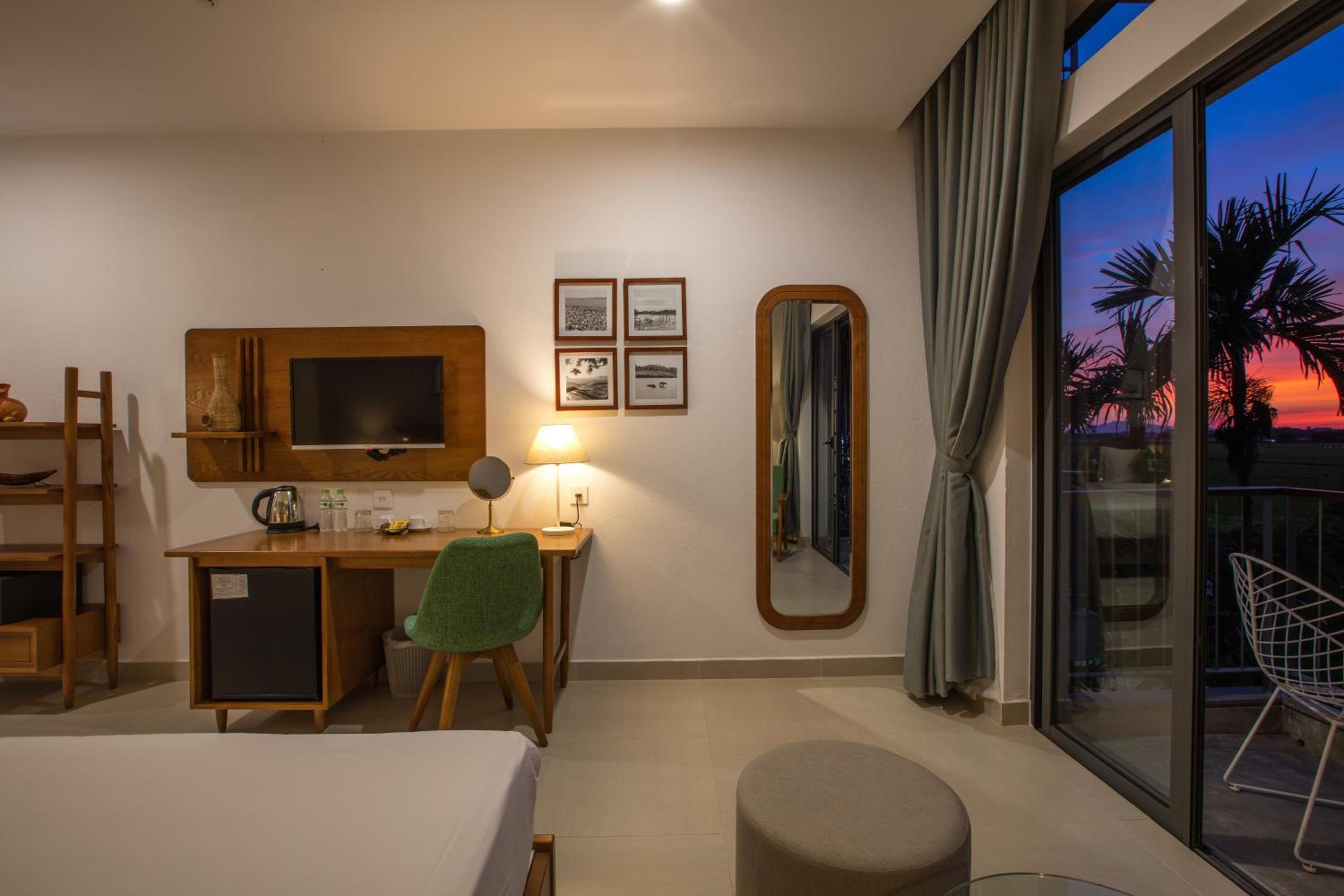 Deluxe Double or Twin Room Rice field View with Balcony  - Photo 6