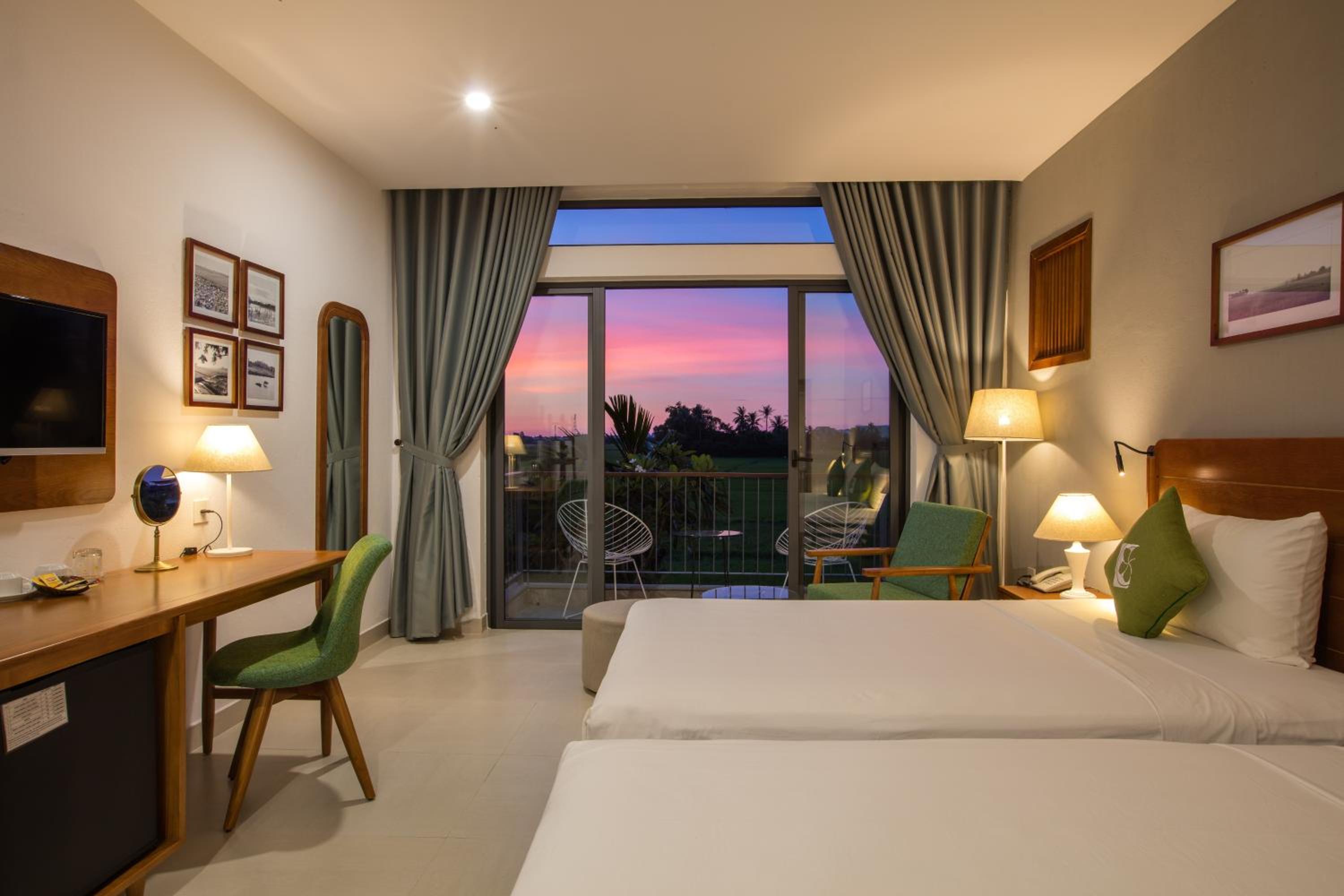 Deluxe Double or Twin Room Rice field View with Balcony  - Photo 7