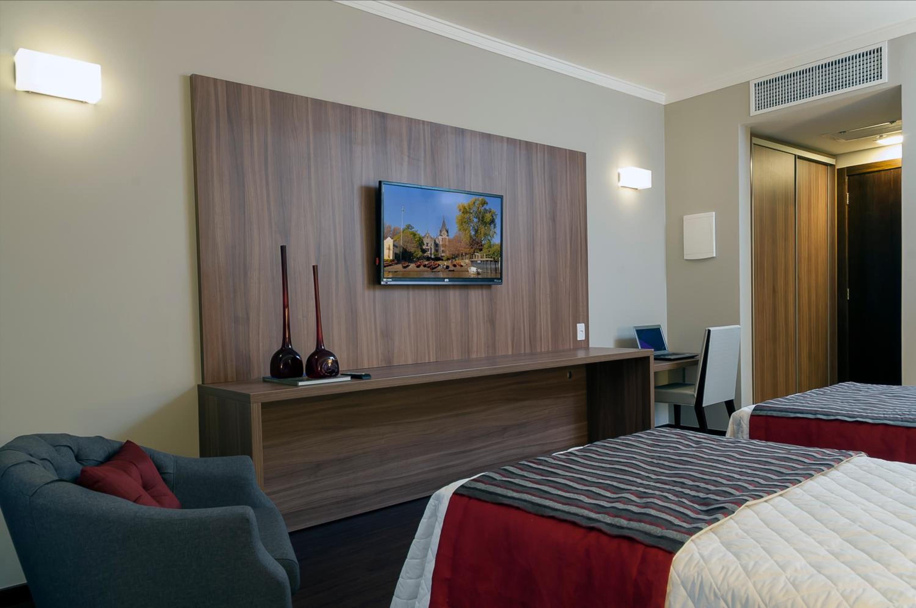 Kennedy Executive Hotel — Deluxe Twin Room
