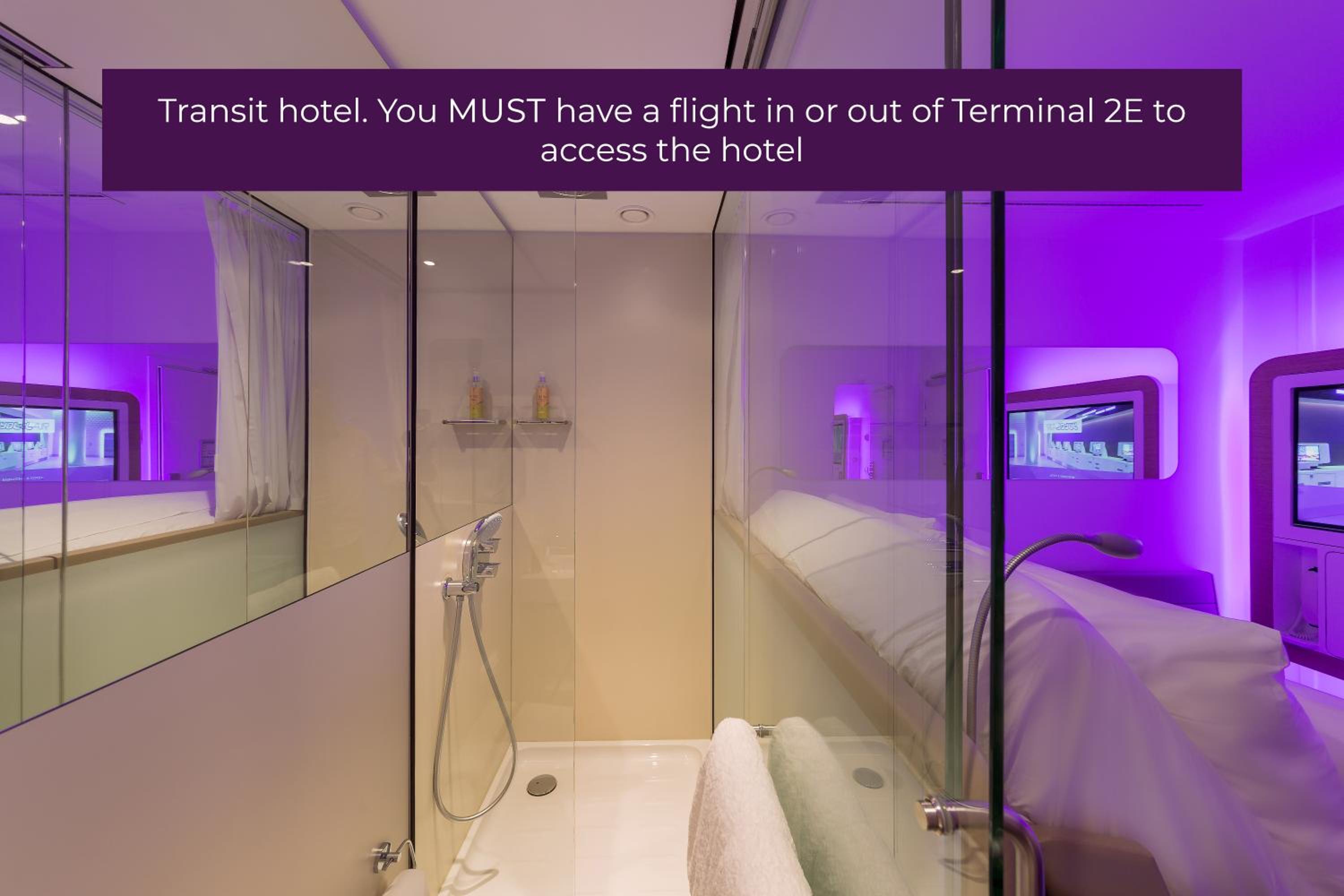 Premium Cabin (Airside Location) - Photo 6