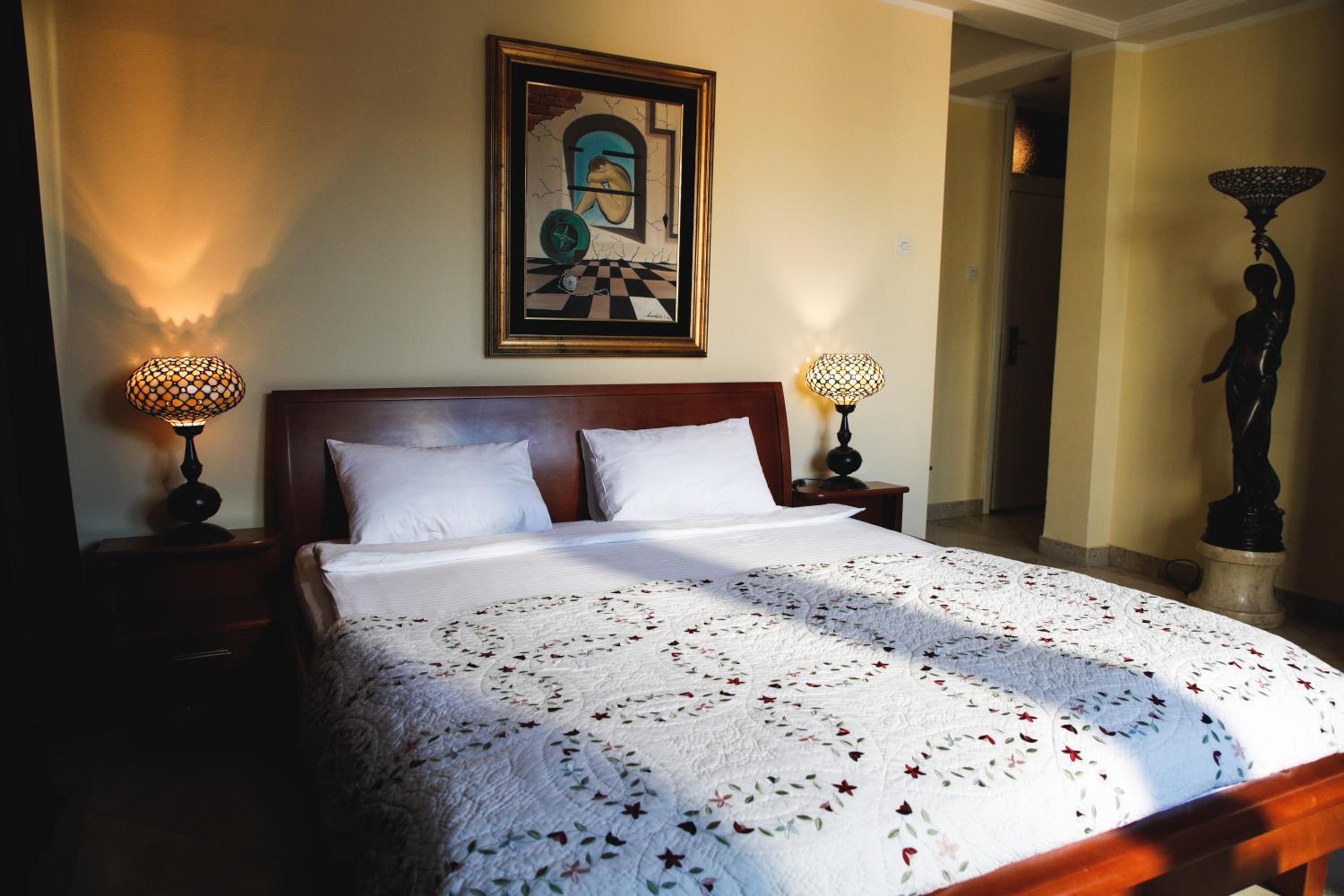 Double Room - Photo 11