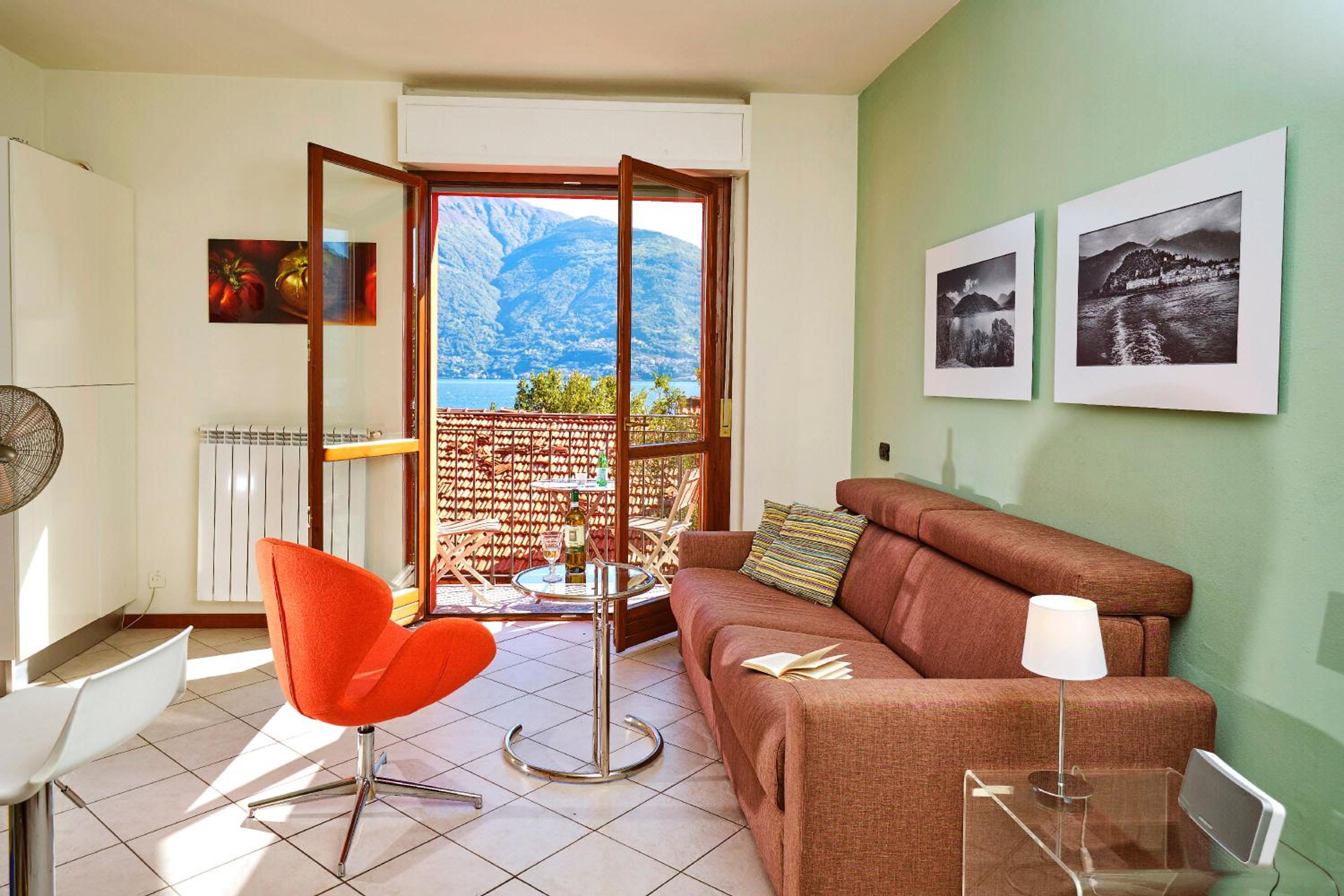Apartment with Lake View photo 3