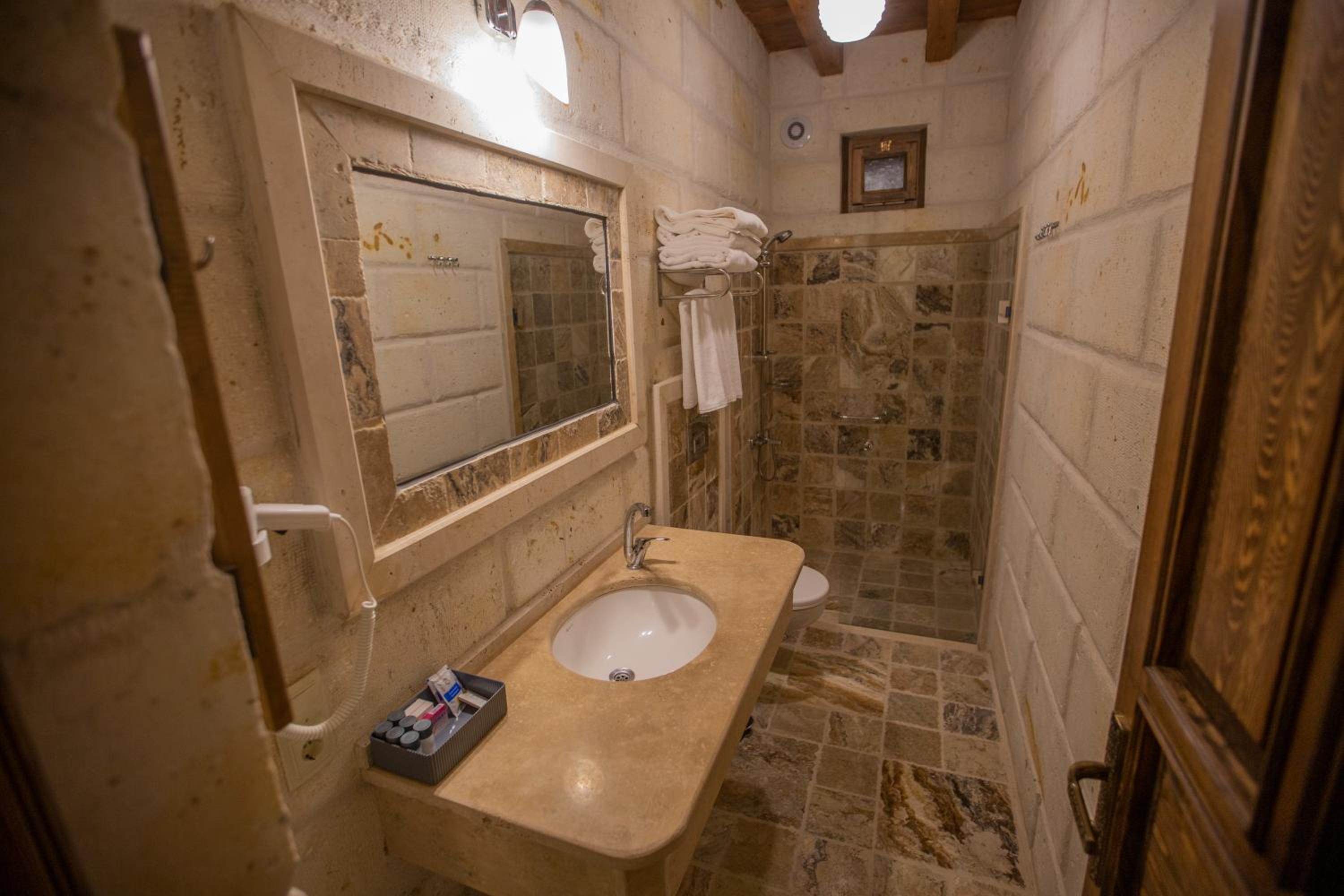 Stone Room with Balcony photo 2