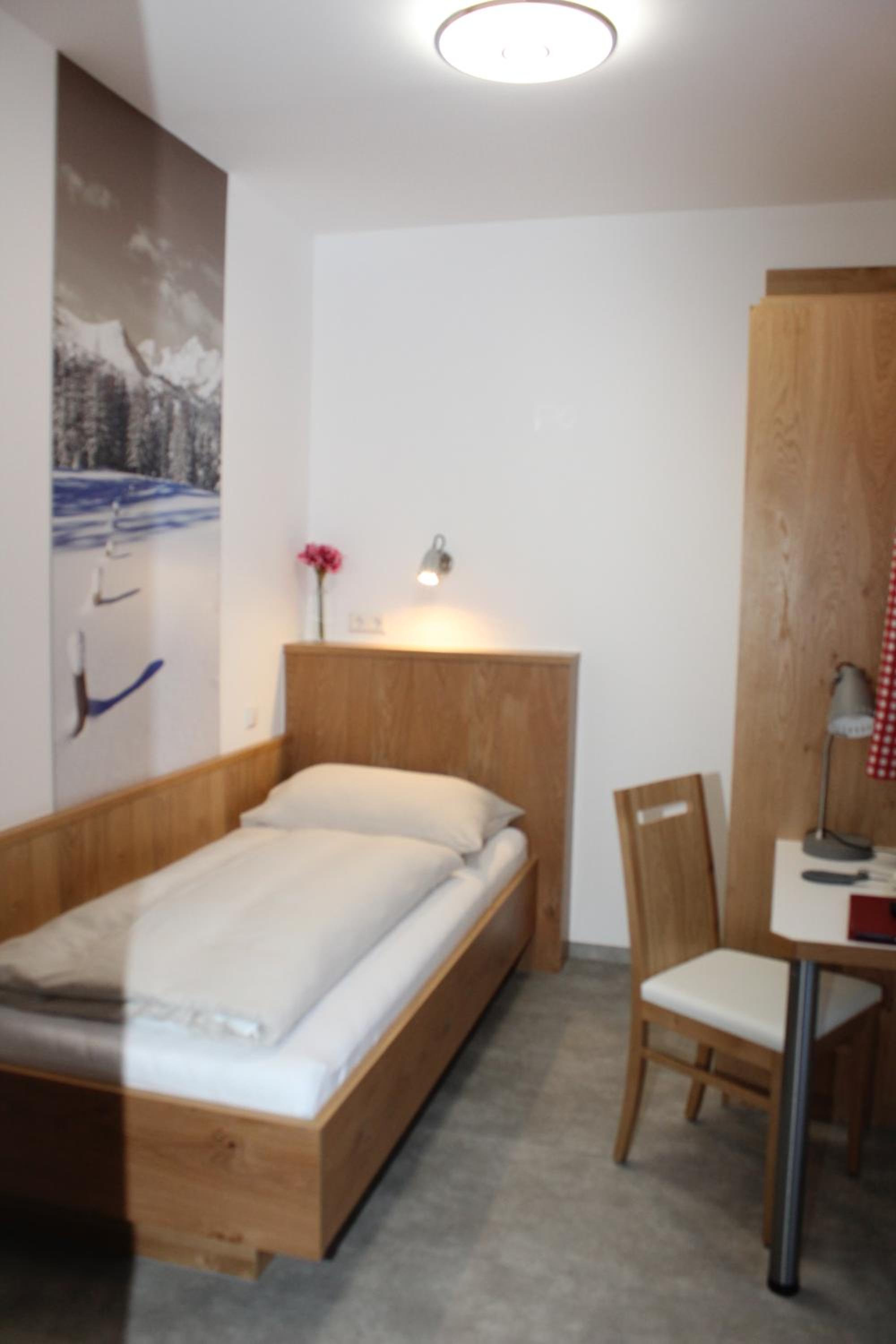 Single Room photo 3