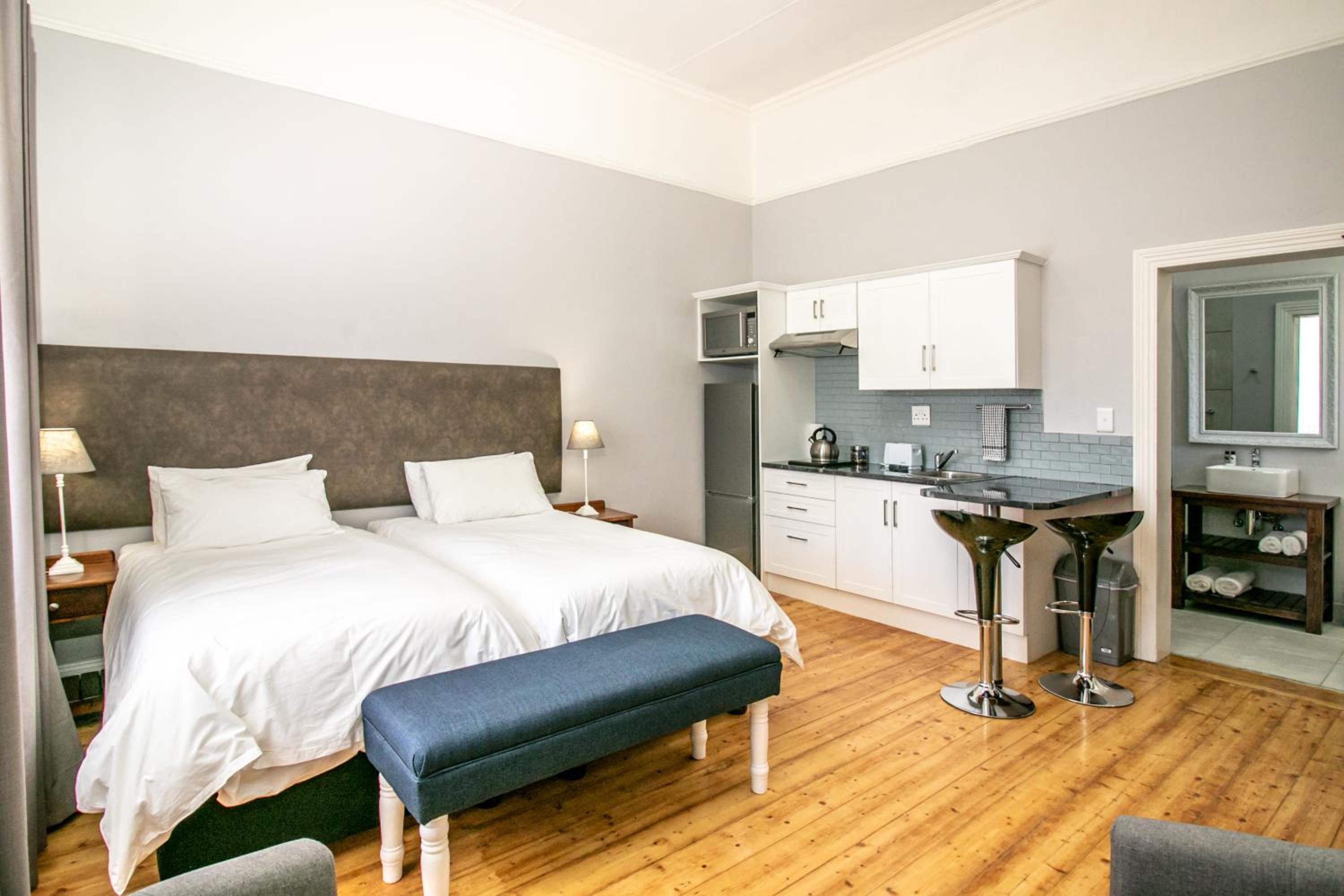 Twin Room - Photo 14