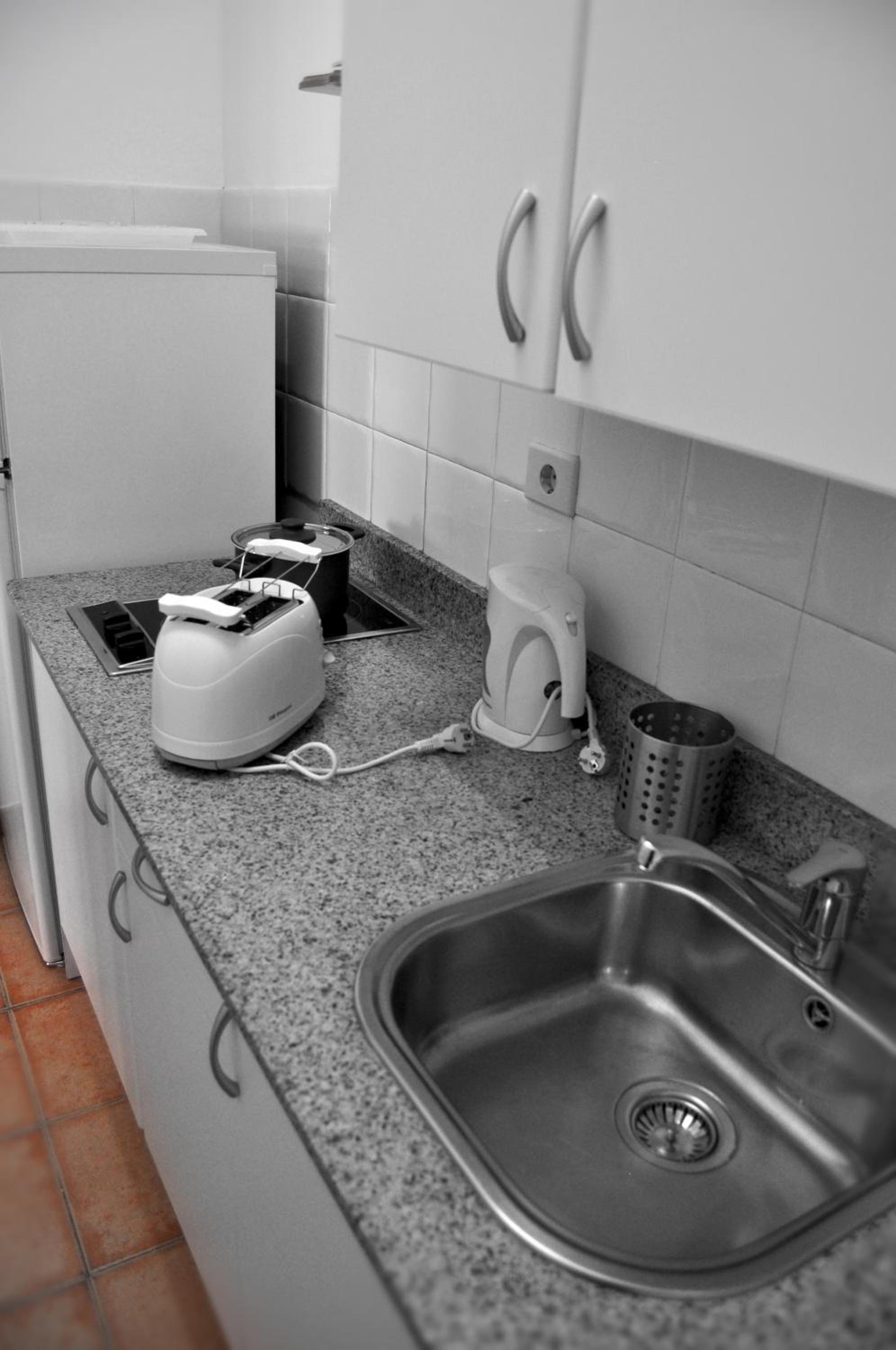 Studio (3 Adults) photo 2