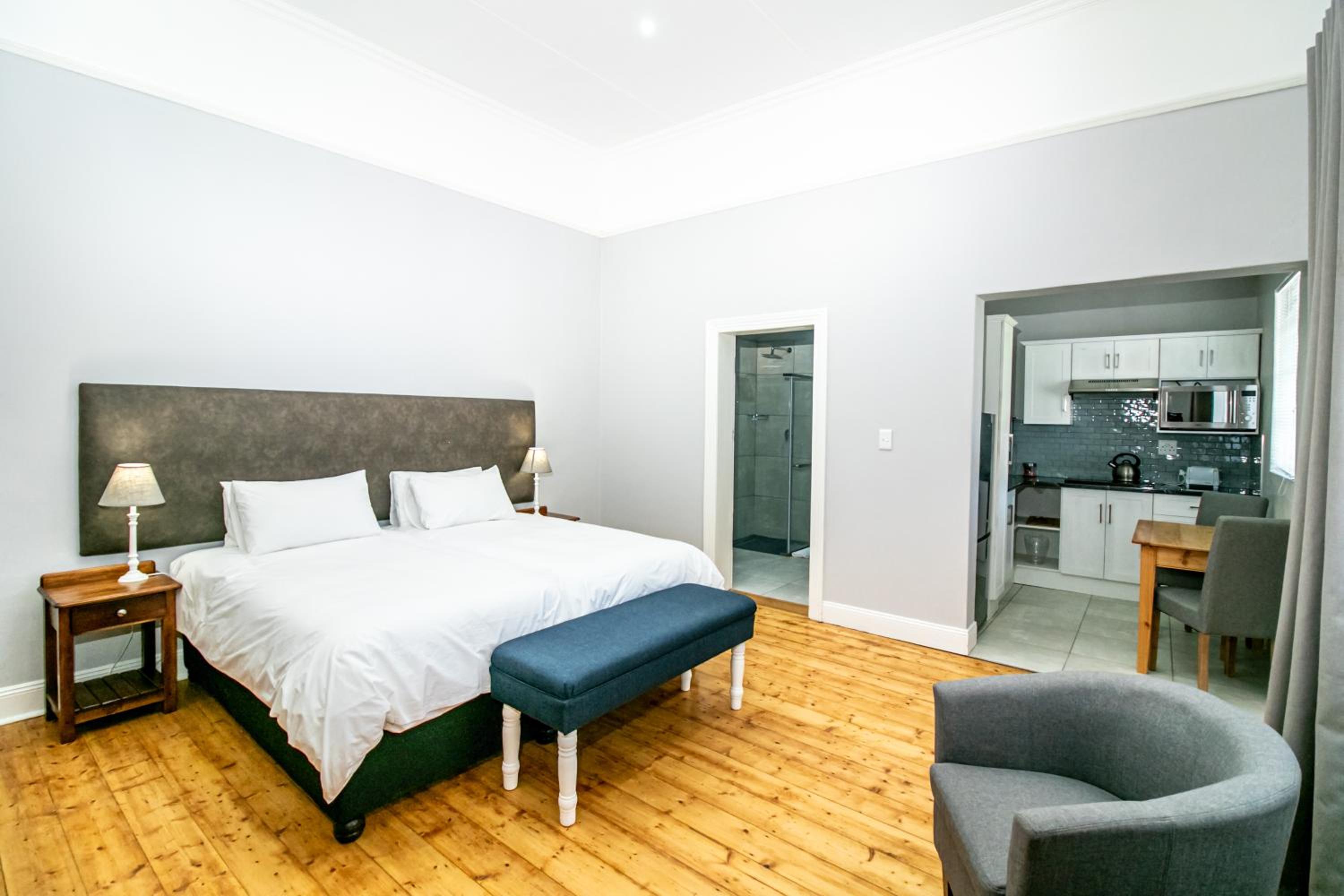 Twin Room - Photo 23