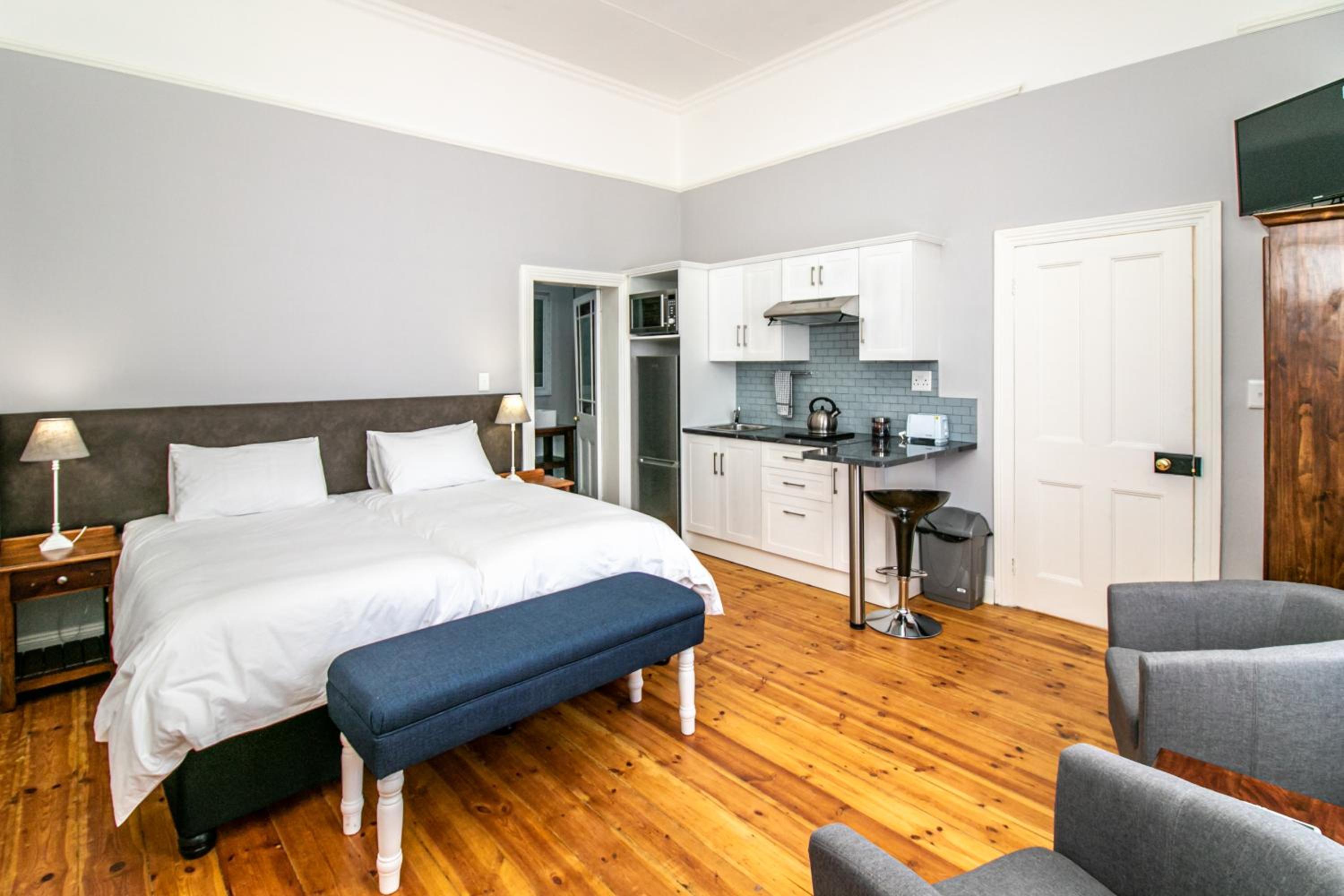 Twin Room - Photo 3