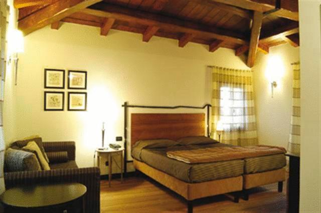 Suite - Photo 7