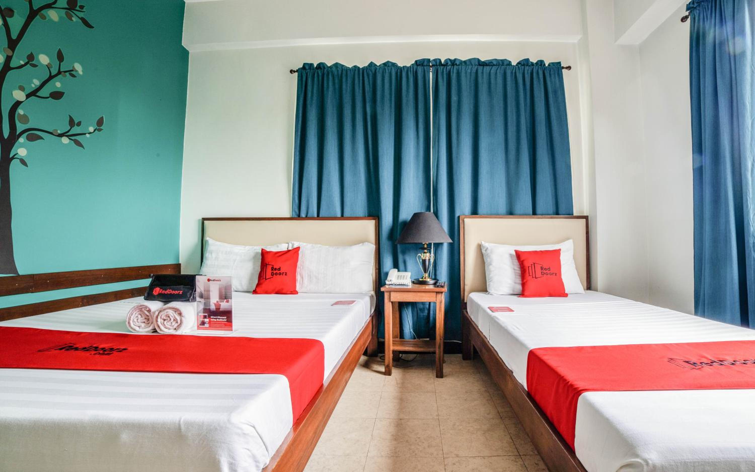 Deluxe Room - Photo 11