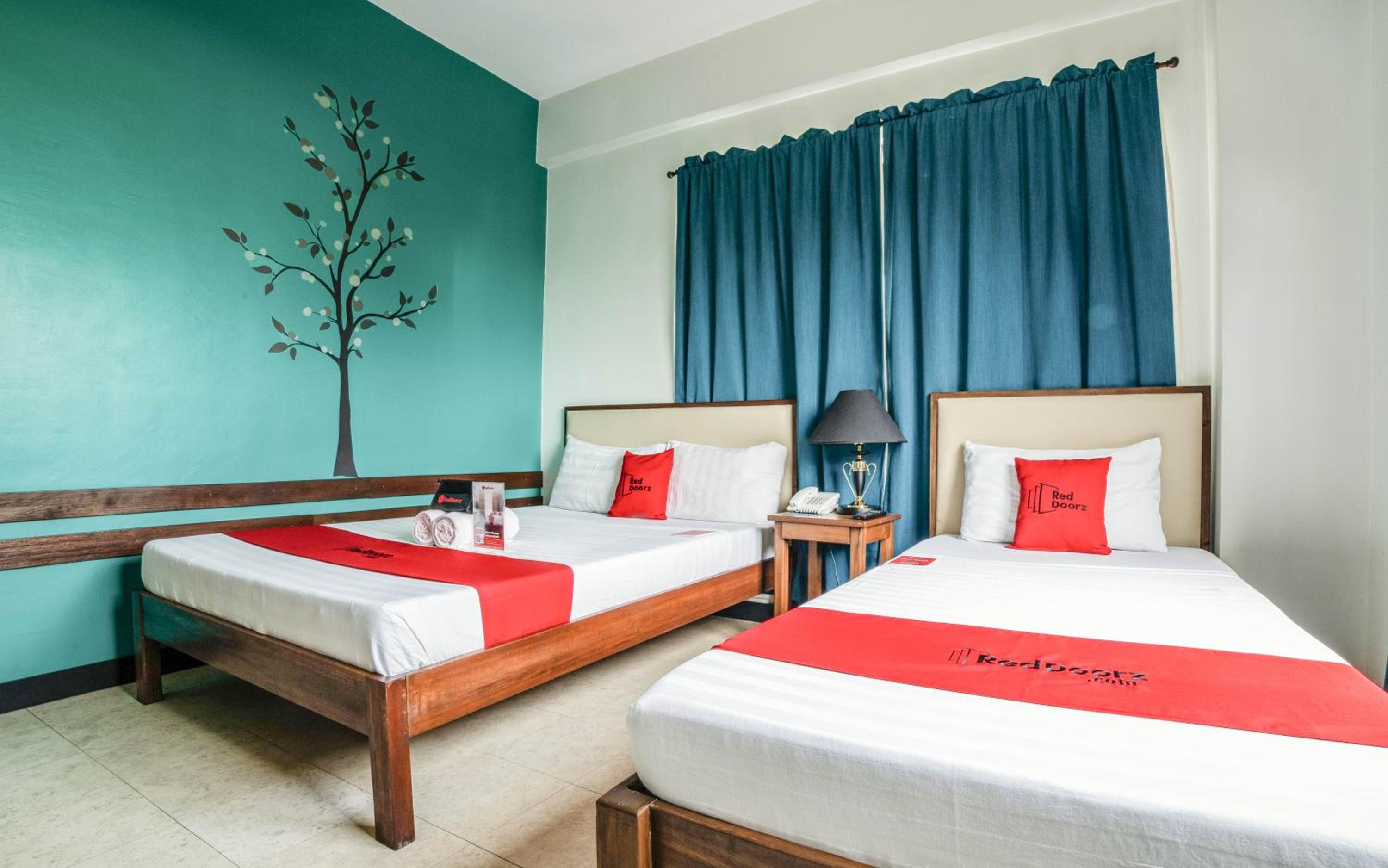 Deluxe Room - Photo 10