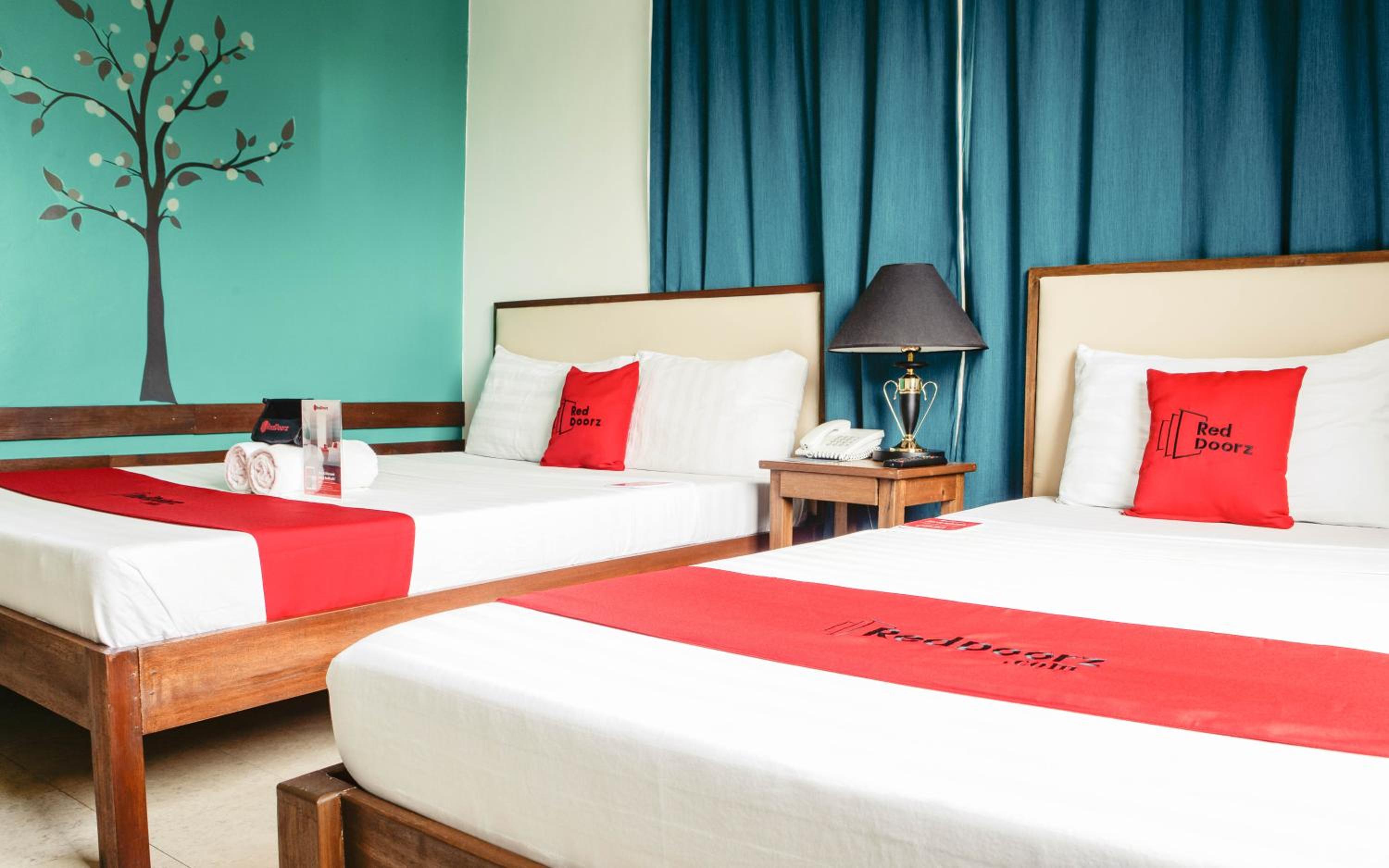 Deluxe Room - Photo 12