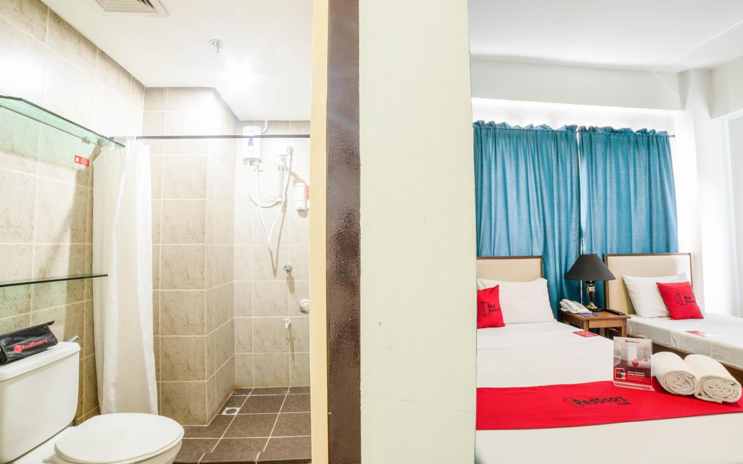 Deluxe Room - Photo 6