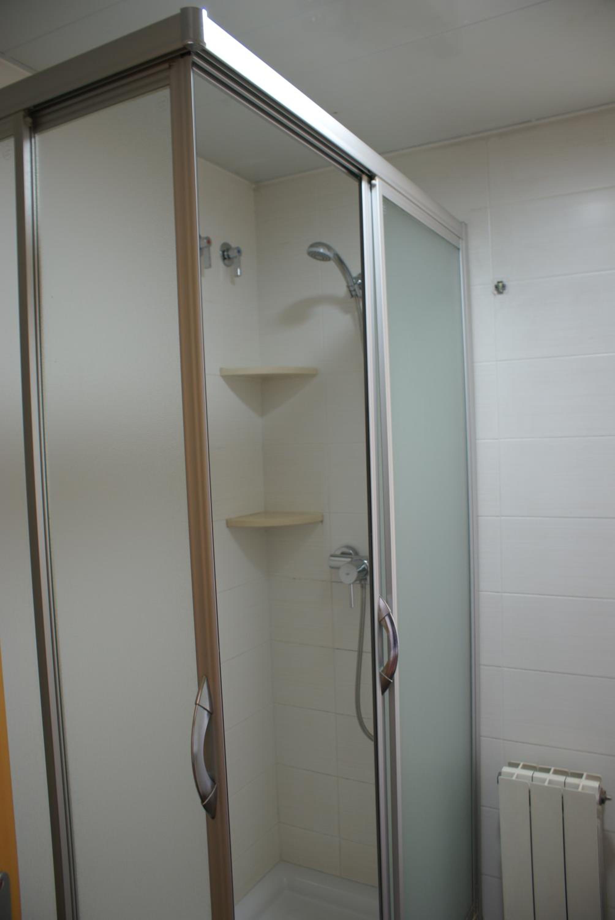 Twin Room - Photo 4
