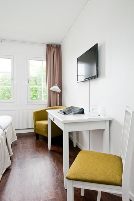 Double or Twin Room - Photo 2