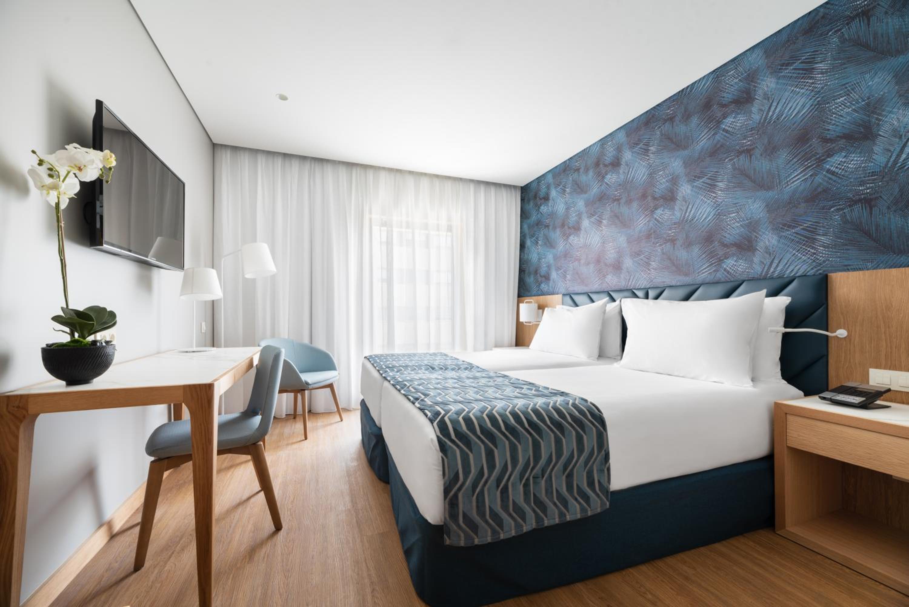 Double or Twin Room - Photo 9