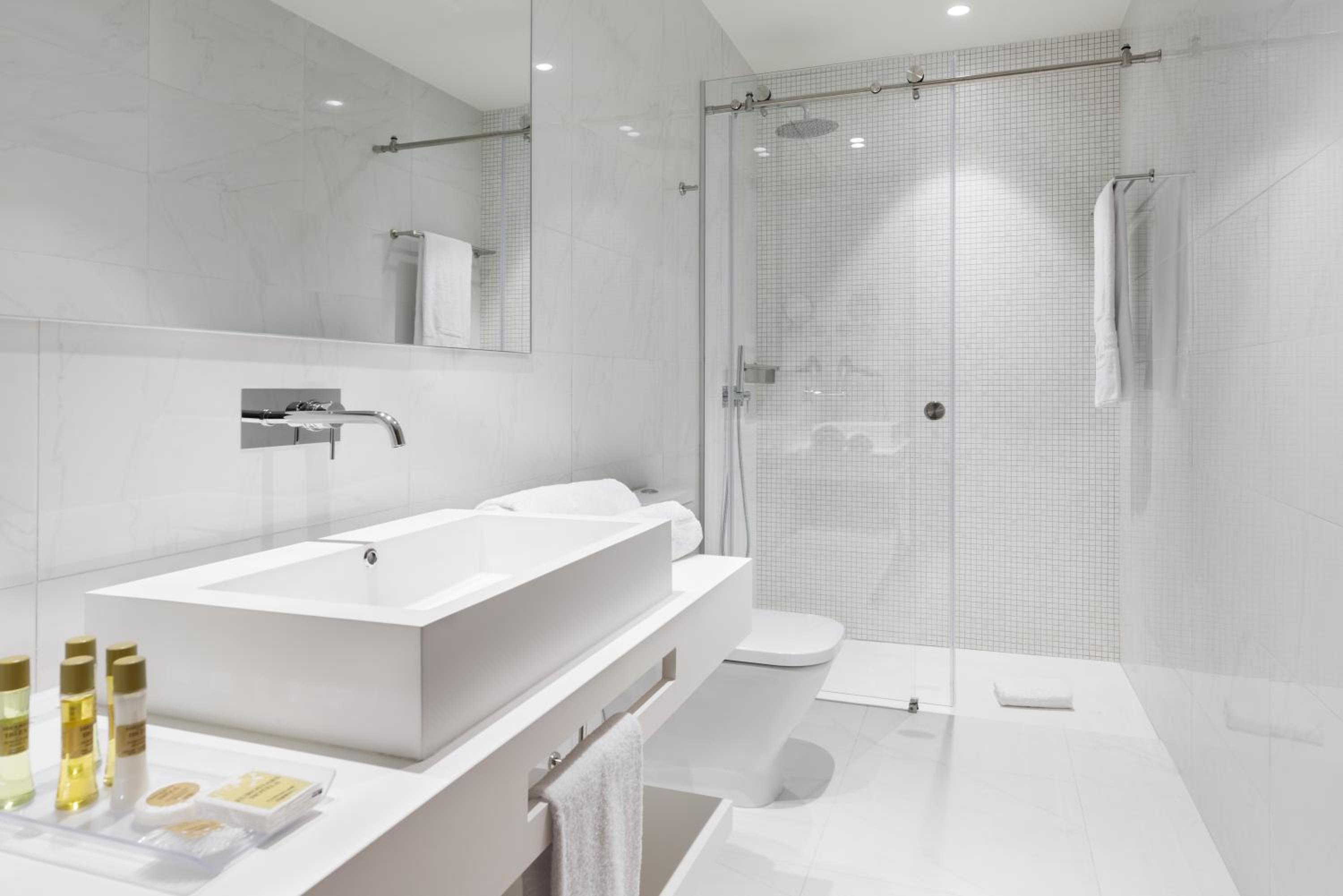 Double or Twin Room - Photo 6