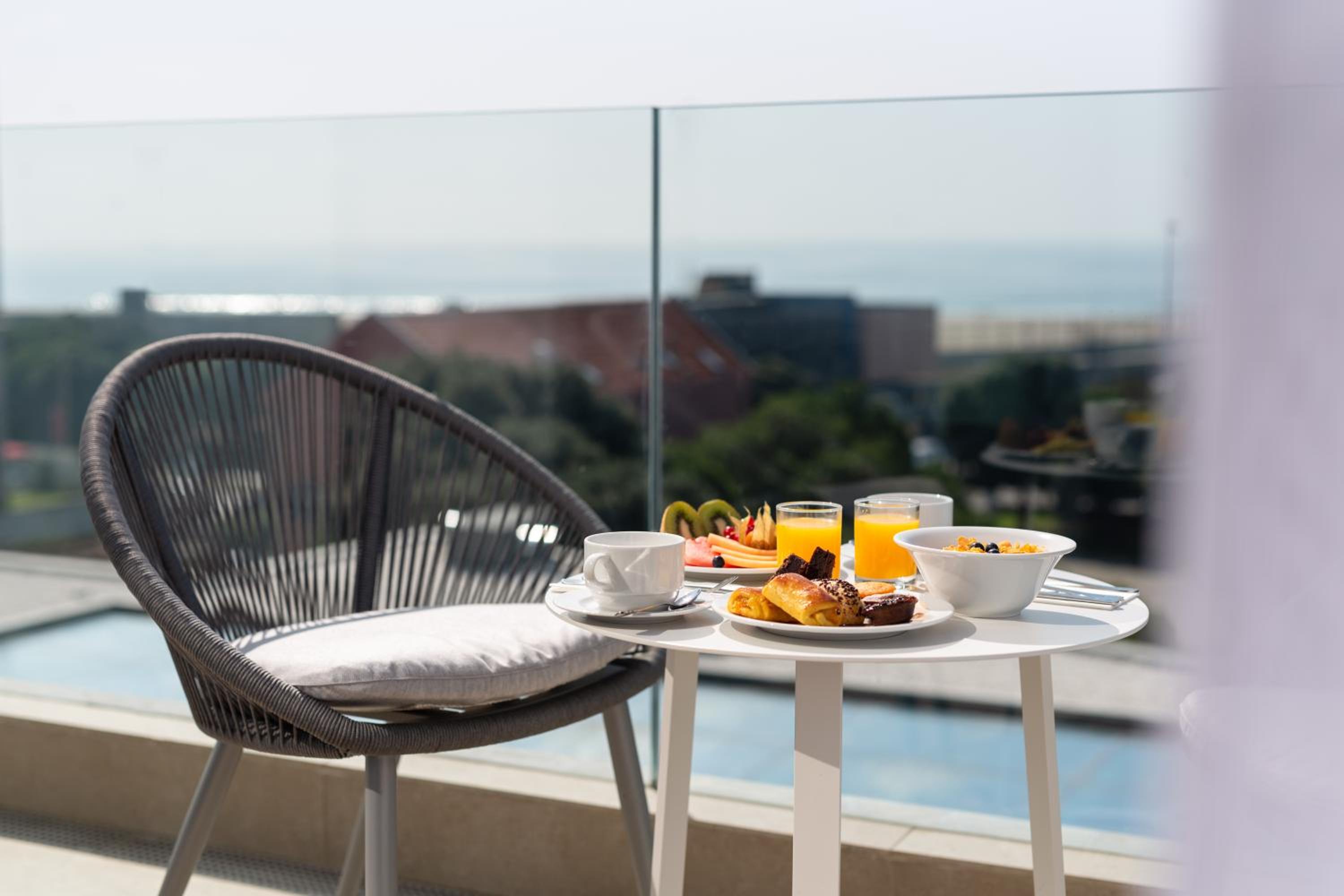Deluxe Double Room with Balcony - Photo 5