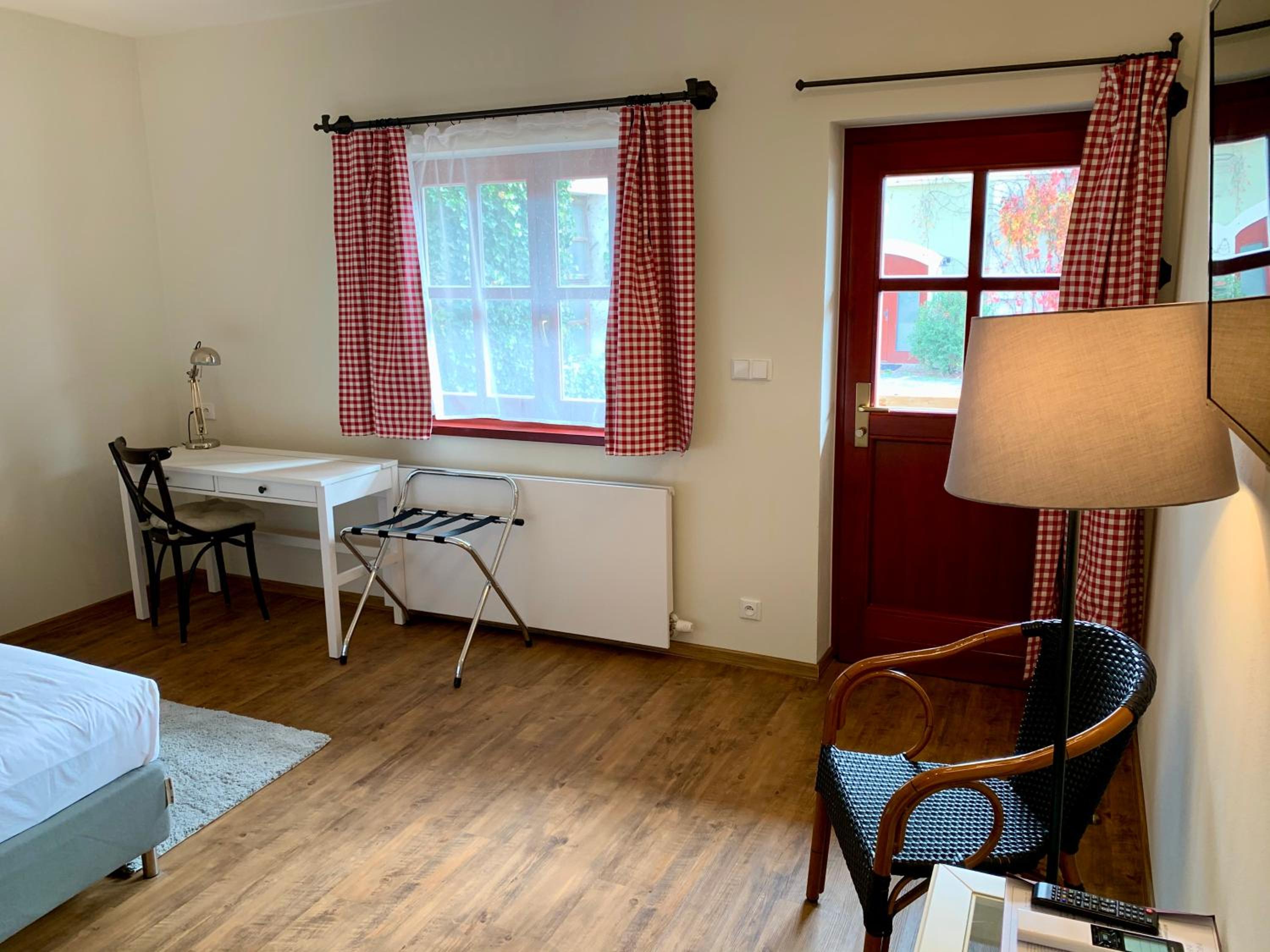Double or Twin Room with Terrace - Photo 10