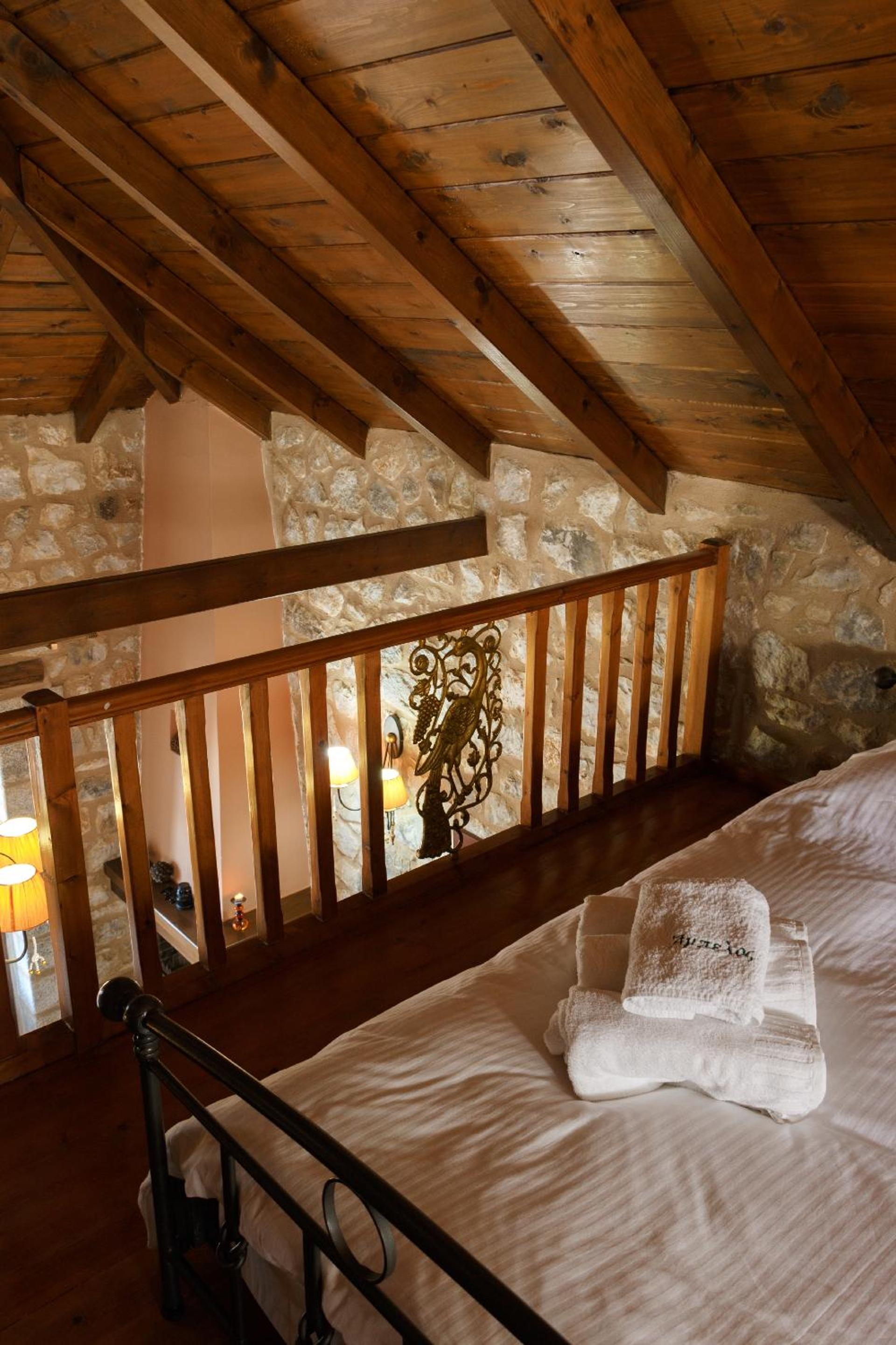 Suite with Mountain View - Photo 29