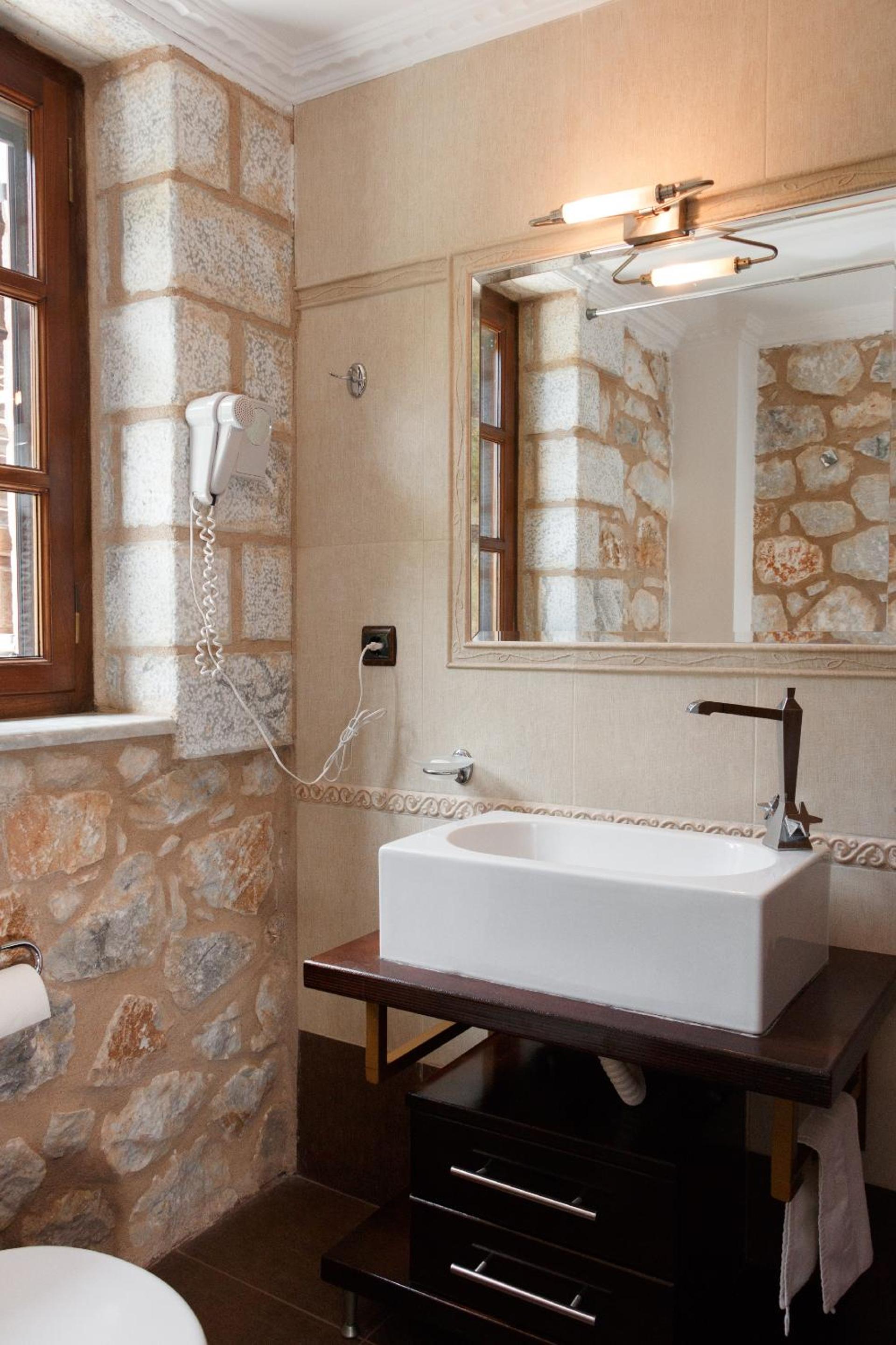 Suite with Mountain View - Photo 32