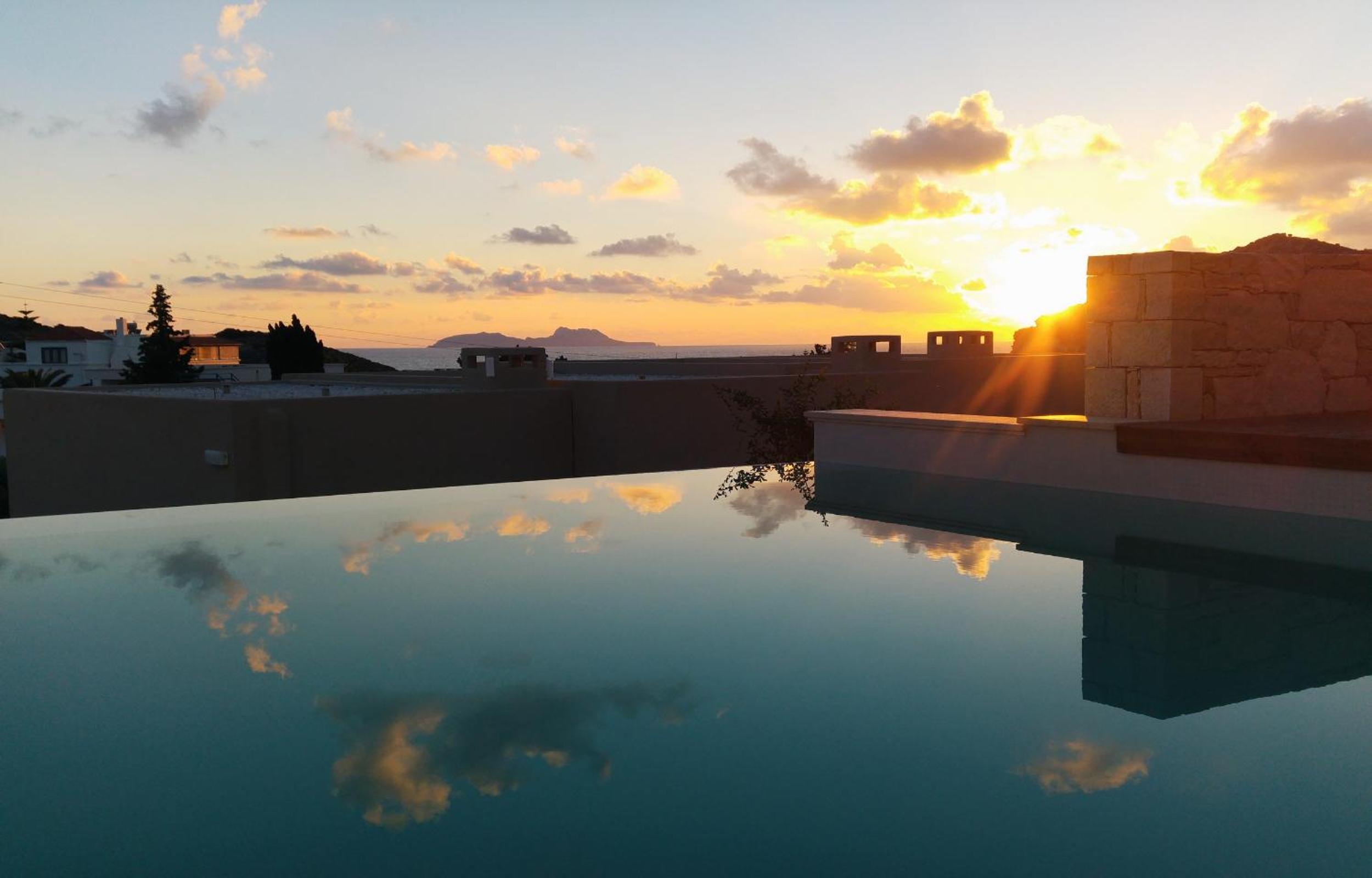 Junior Suite with Sea View - Private Pool (min. Age 14 Years Old) thumbnail 6