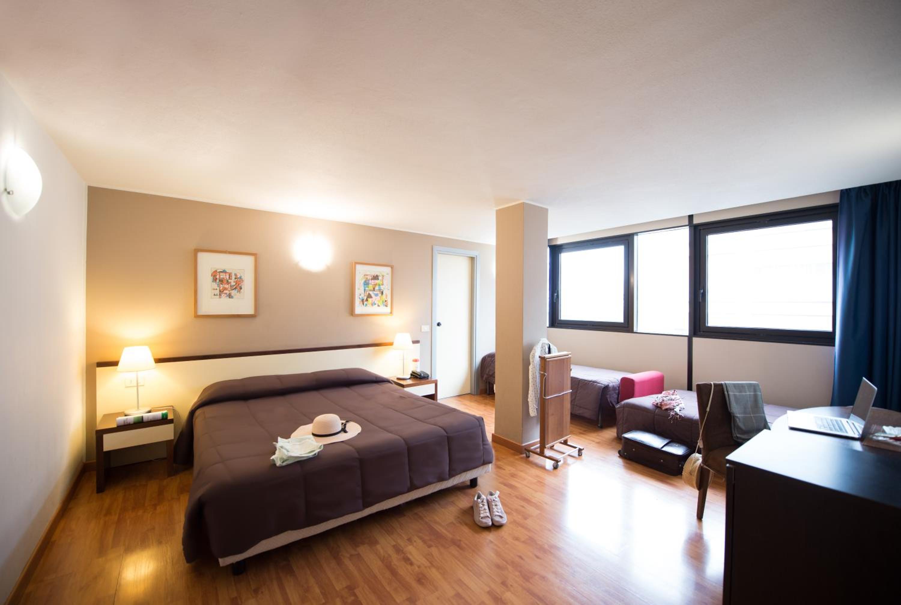 Standard Triple Room - Photo 4