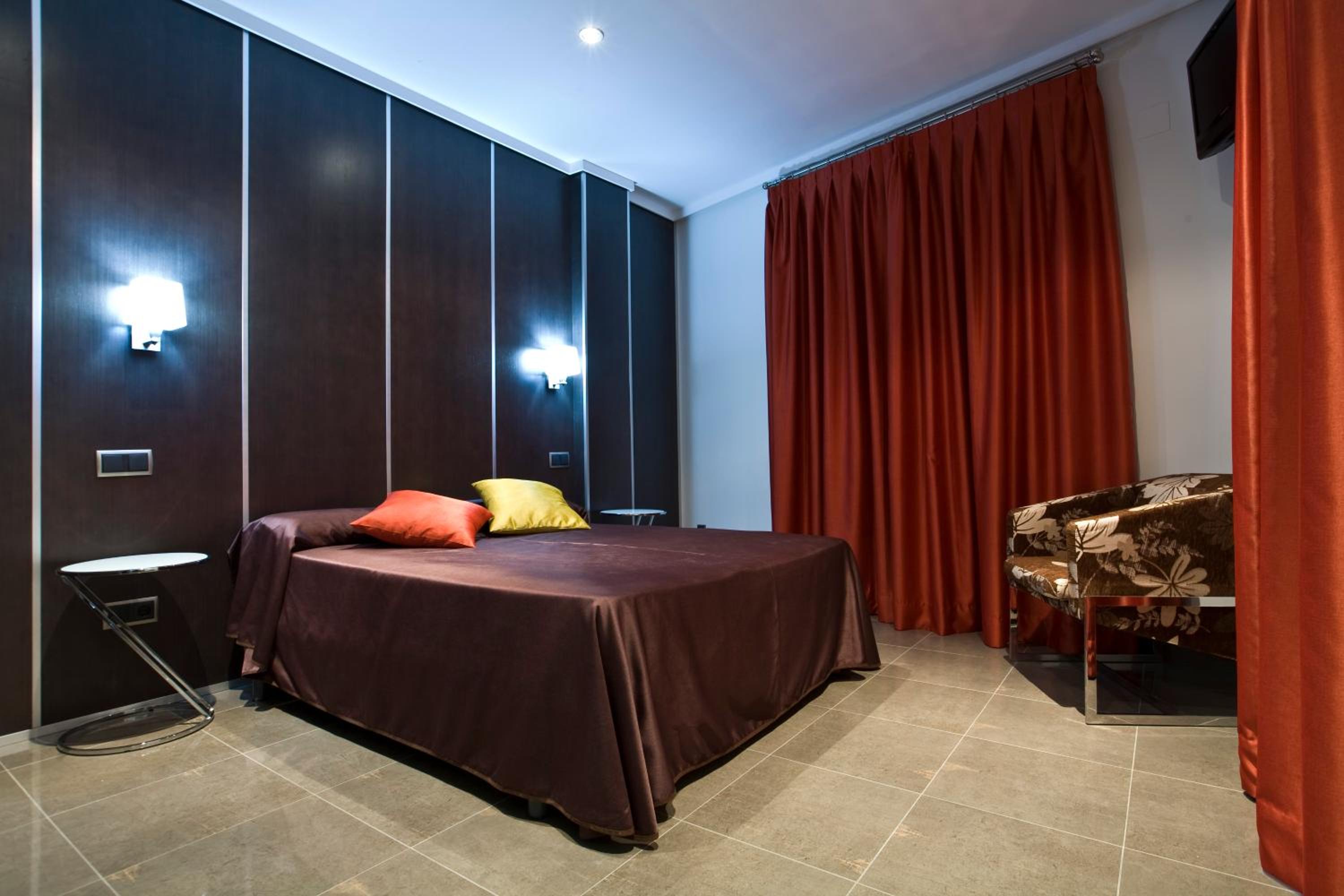 Double Room - Photo 4