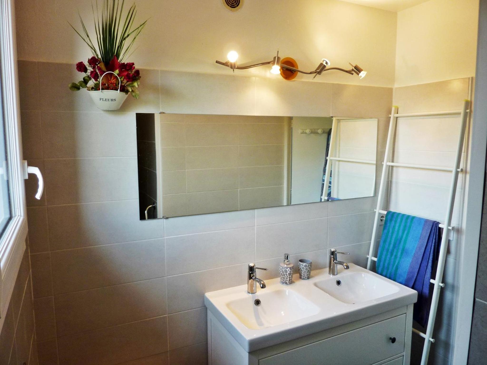 Double Room with Shared Toilet