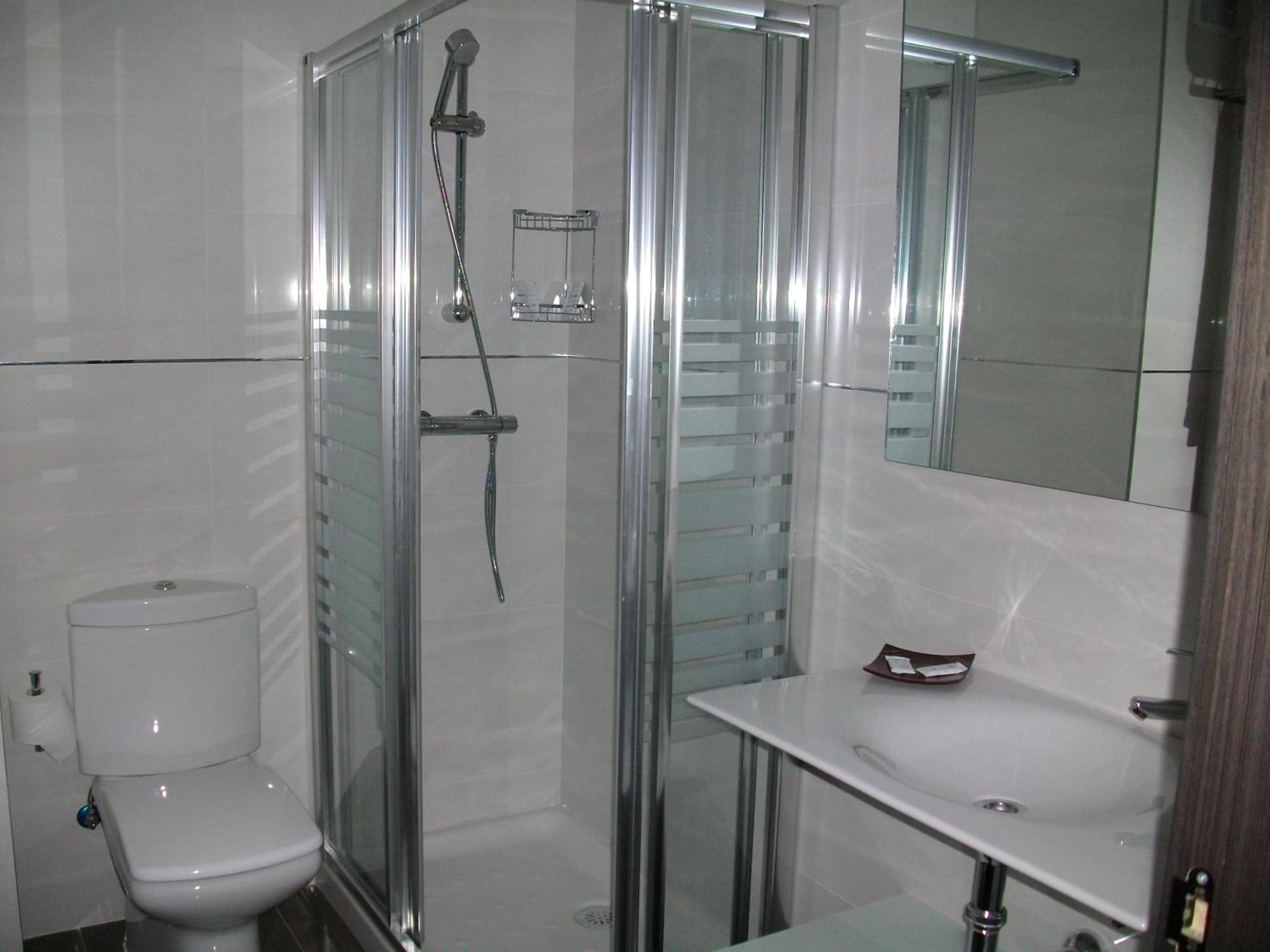 Double Room - Photo 5