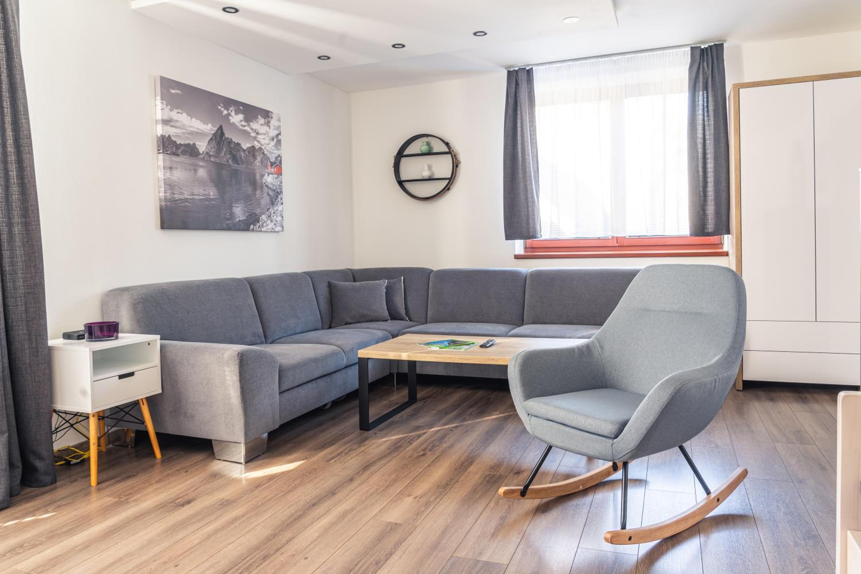 Two-Bedroom Apartment - Photo 2
