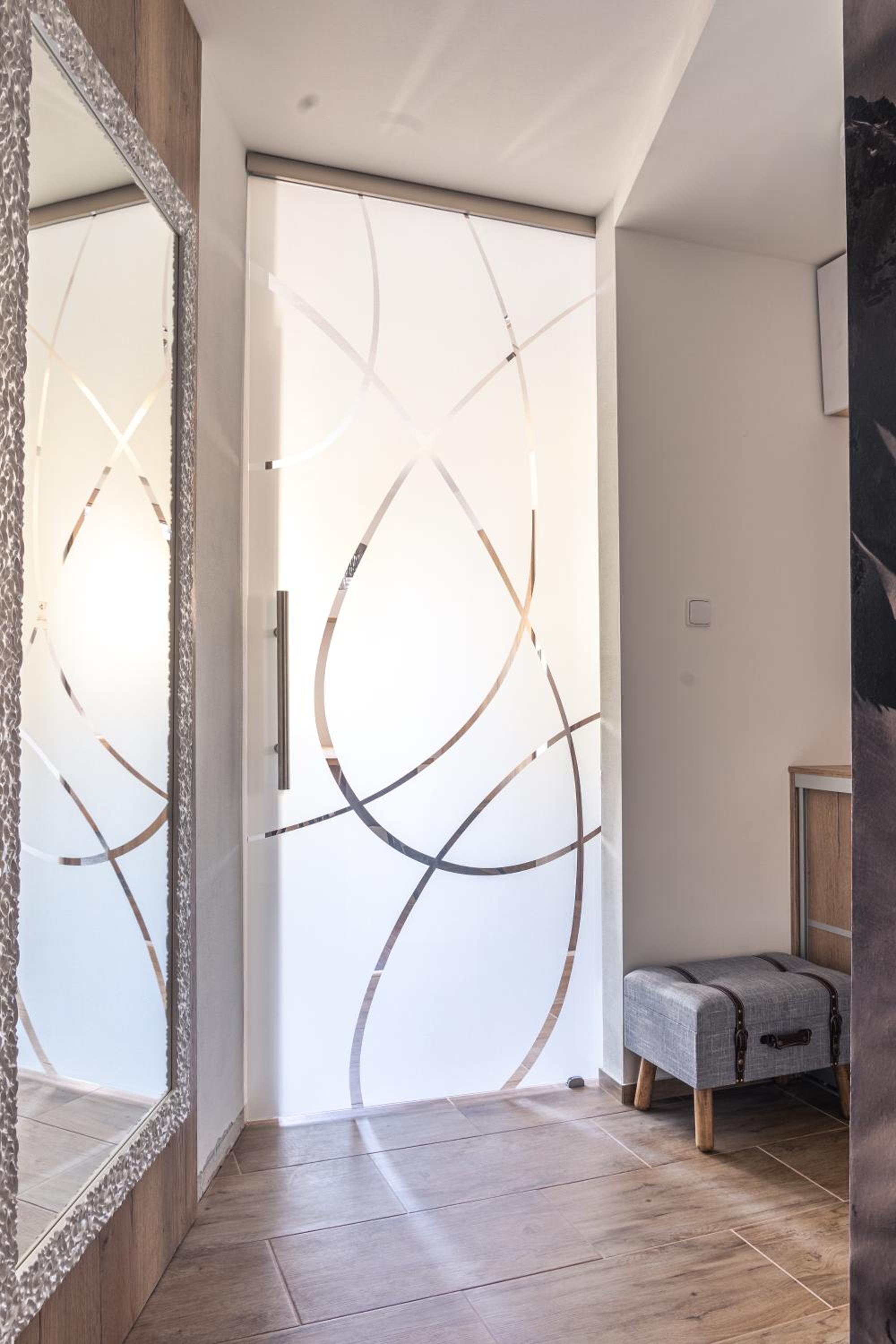 Two-Bedroom Apartment - Photo 3