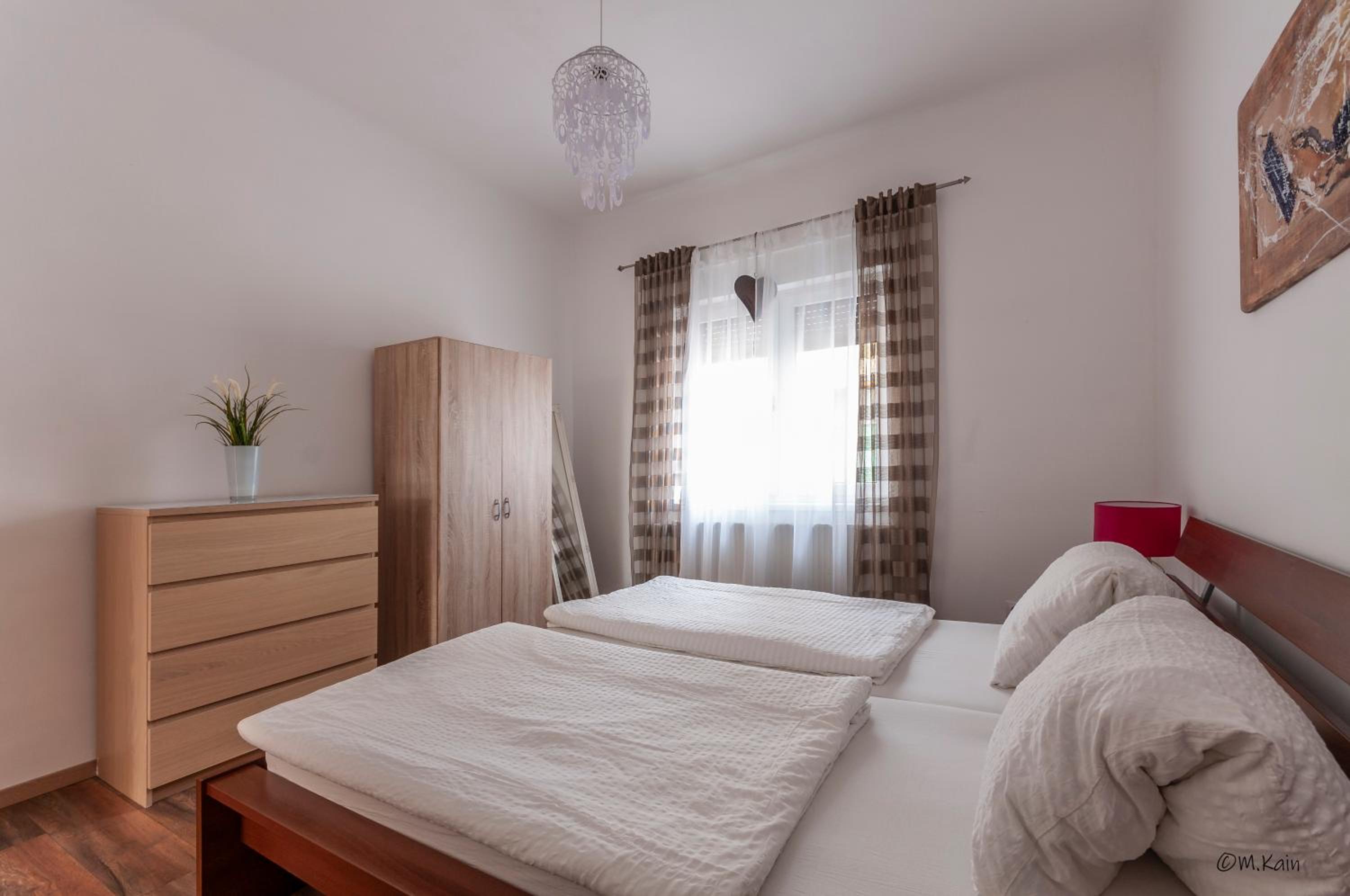 Two-Bedroom Apartment (8 Adults) - Photo 7
