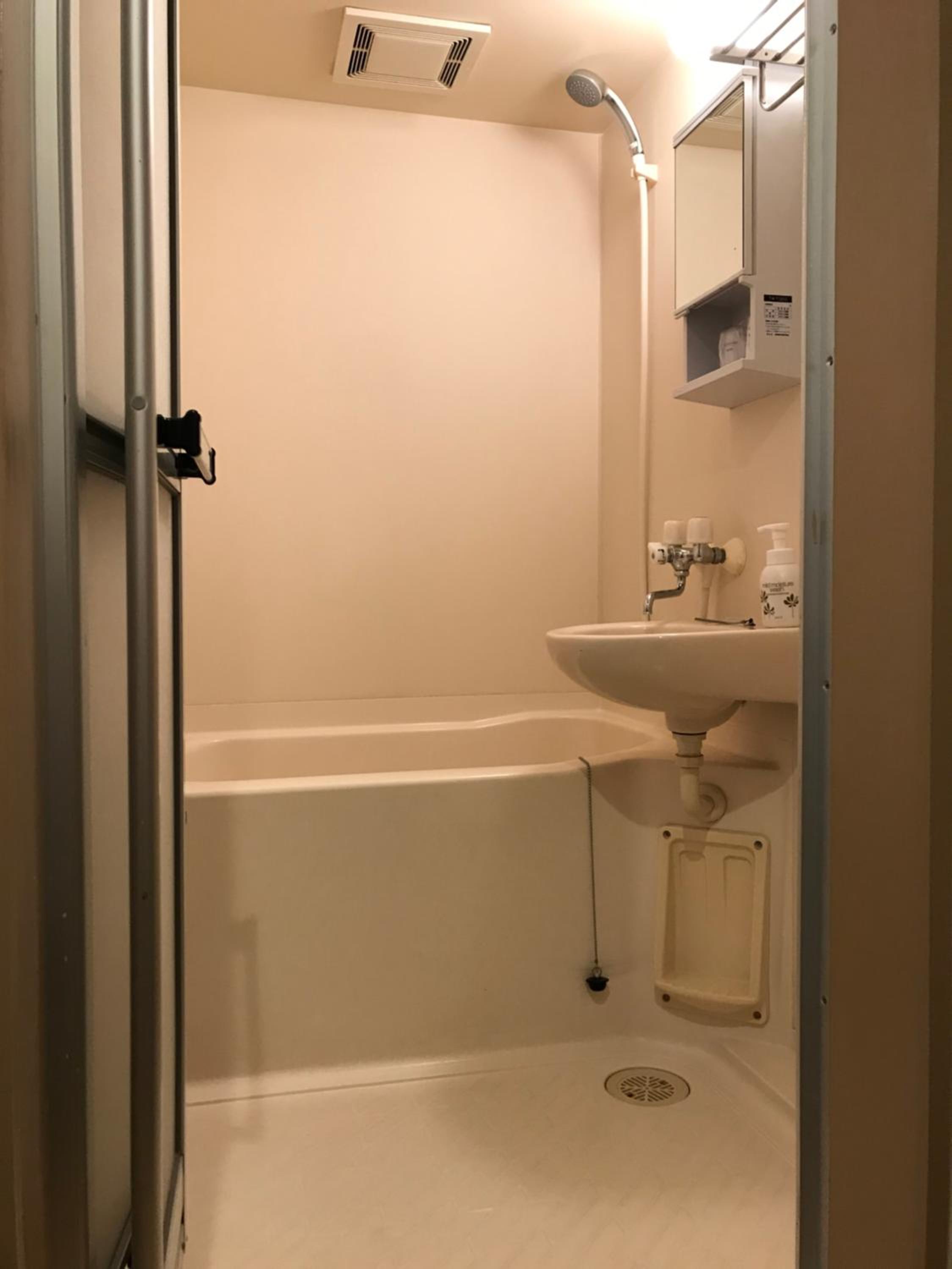 Standard Twin Room - Photo 2